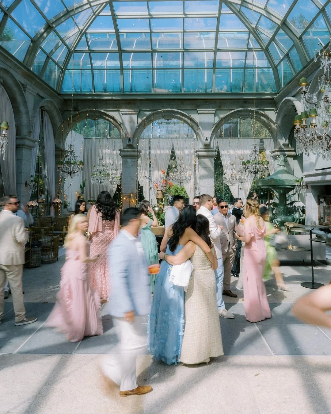 The ceremony &mdash; quiet moments, real emotions, and the kind of connection you can&rsquo;t pose.
Tonya &amp; Edward&rsquo;s vows had everyone smiling and tearing up under the warm light at Solar da Levada.

#weddingphotography #solardalevada_lagod