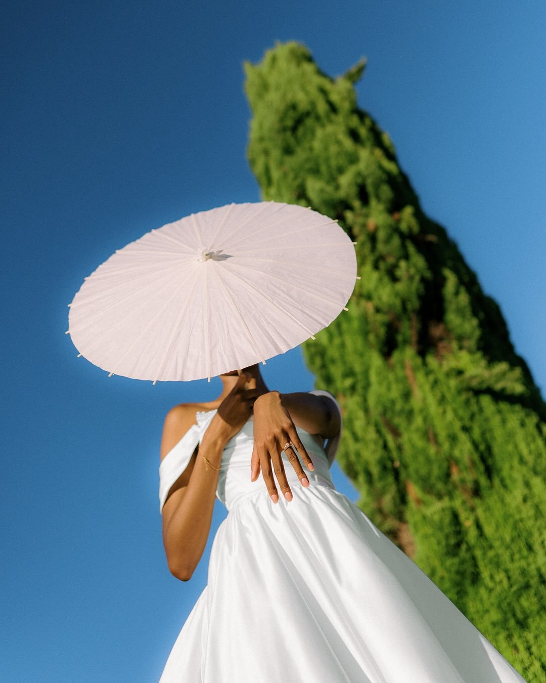 Cheila &amp; Niruban
 Um dia inesquec&iacute;vel na maravilhosa @quintadecatralvos , em Azeit&atilde;o, onde o amor atravessou fronteiras e uniu culturas.

Vieram da Su&iacute;&ccedil;a para celebrar em Portugal, trazendo consigo an alma calorosa de 