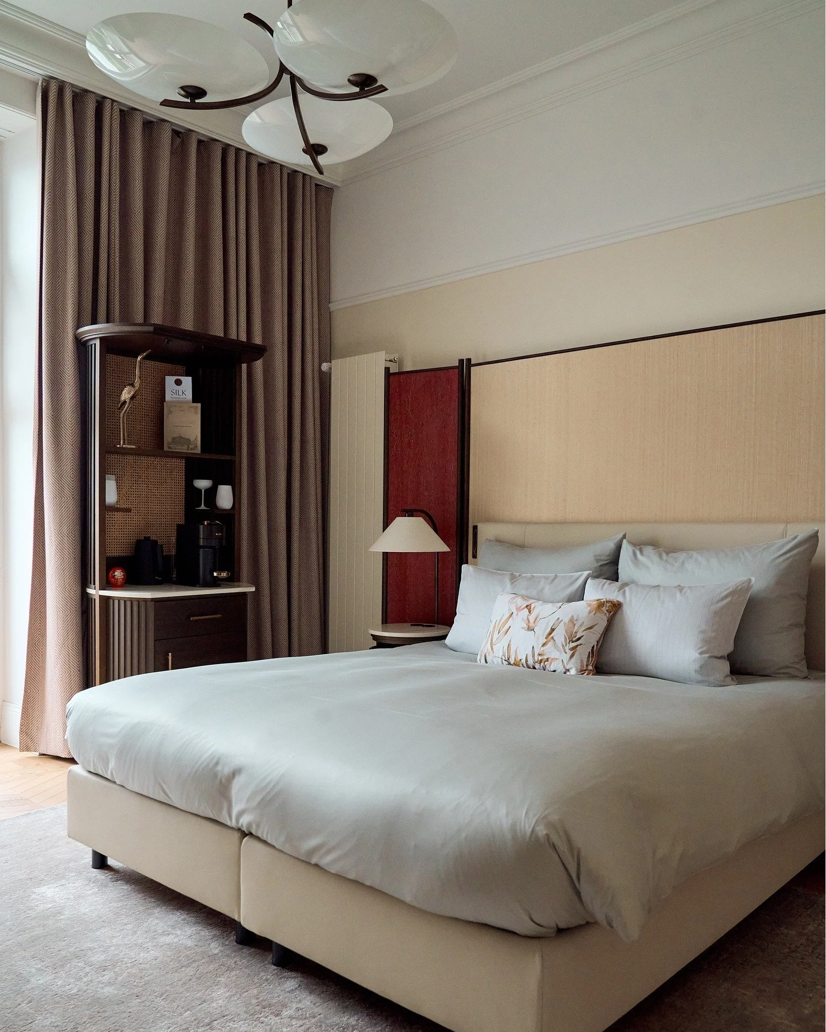 Find your calm in the heart of Zurich &mdash; where city life meets serene comfort .🌟

#SmallLuxury #Hotel #LuxuryEscape #HotelAmbassador #ZurichSeefeld #AutumnVibes #CozyLuxury #CityRetreat #HiddenGemZurich