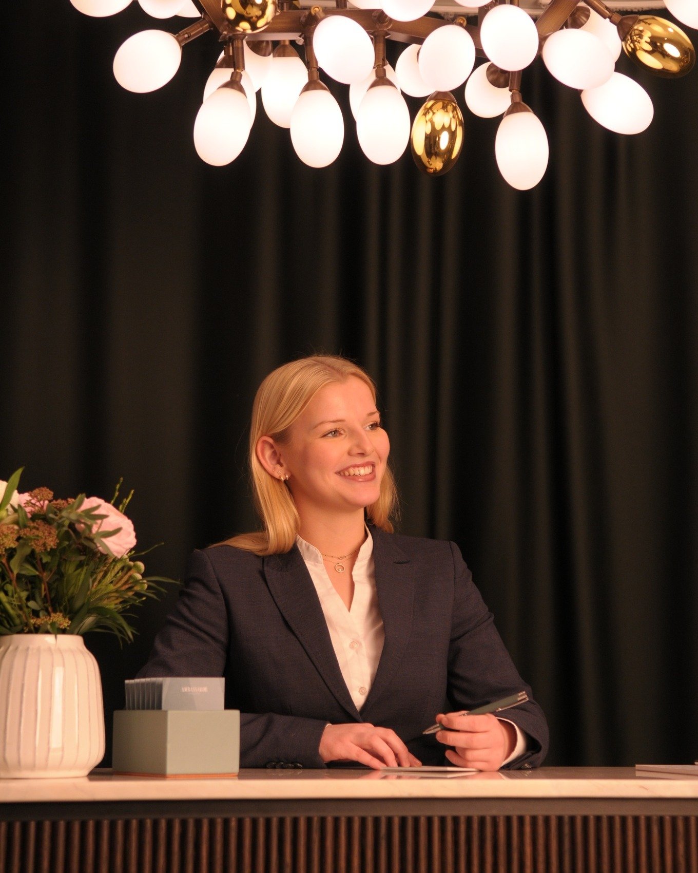 Meet the team 🌟
Oc&eacute;ane has newly joined the team as our Front Office Agent and is ready to welcome you with a smile at the Ambassador Hotel.

#Zurich #ZurichSwitzerland #ZurichCity #SwitzerlandTravel #VisitZurich #TravelZurich #ExploreZurich
