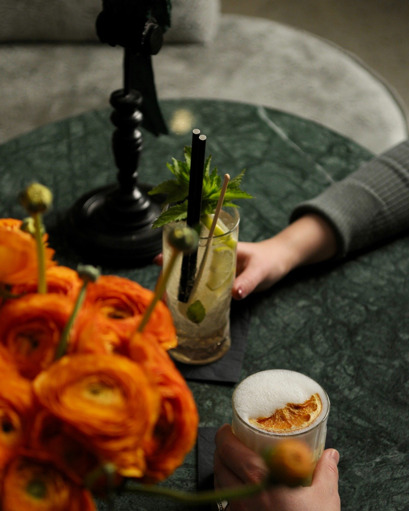 Trockener Januar oder einfach nur ein gesünderer Start ins neue Jahr? 🍹
Wir haben genau das Richtige für Sie! Von süßen Schlürfen bis hin zu spritzigen Variationen – unsere Spezialgetränke sind ein Genuss.

#CheersToYou #HealthyVibes #2026 #Cocktails #Mocktails #DrinkLocal #HappyHour #Cheers #Mixology #