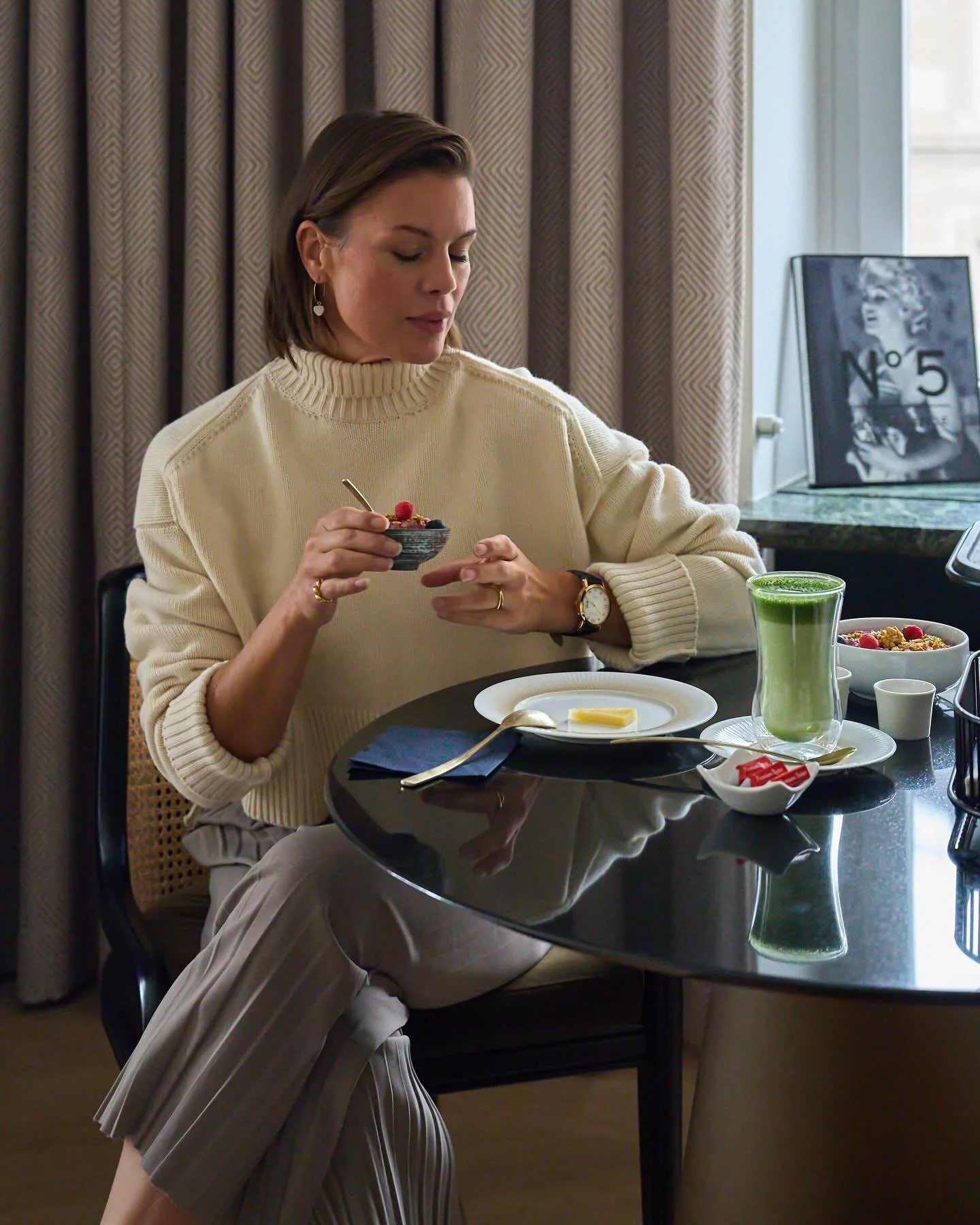 Start the morning at your own pace &ndash; a slow breakfast, something fresh and a little time before stepping out into Zurich.
 
#AmbassadorZurich #BreakfastInZurich #Zurich #BoutiqueHotel #SmallLuxuryHotels