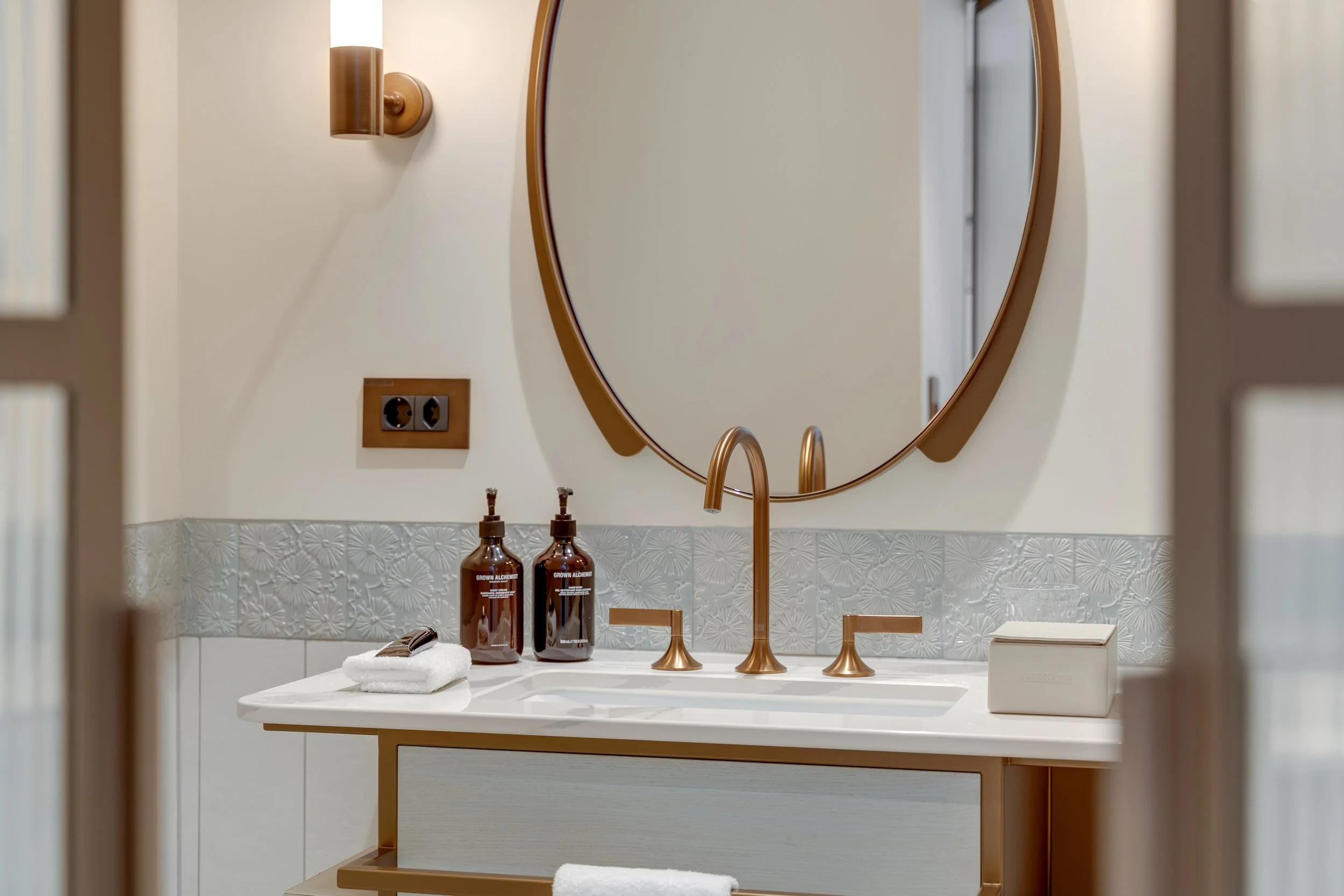 Ambassador Hotel_Classic Room_ 57_Bathroom_Detail_KramerCreatives_13052026.jpg