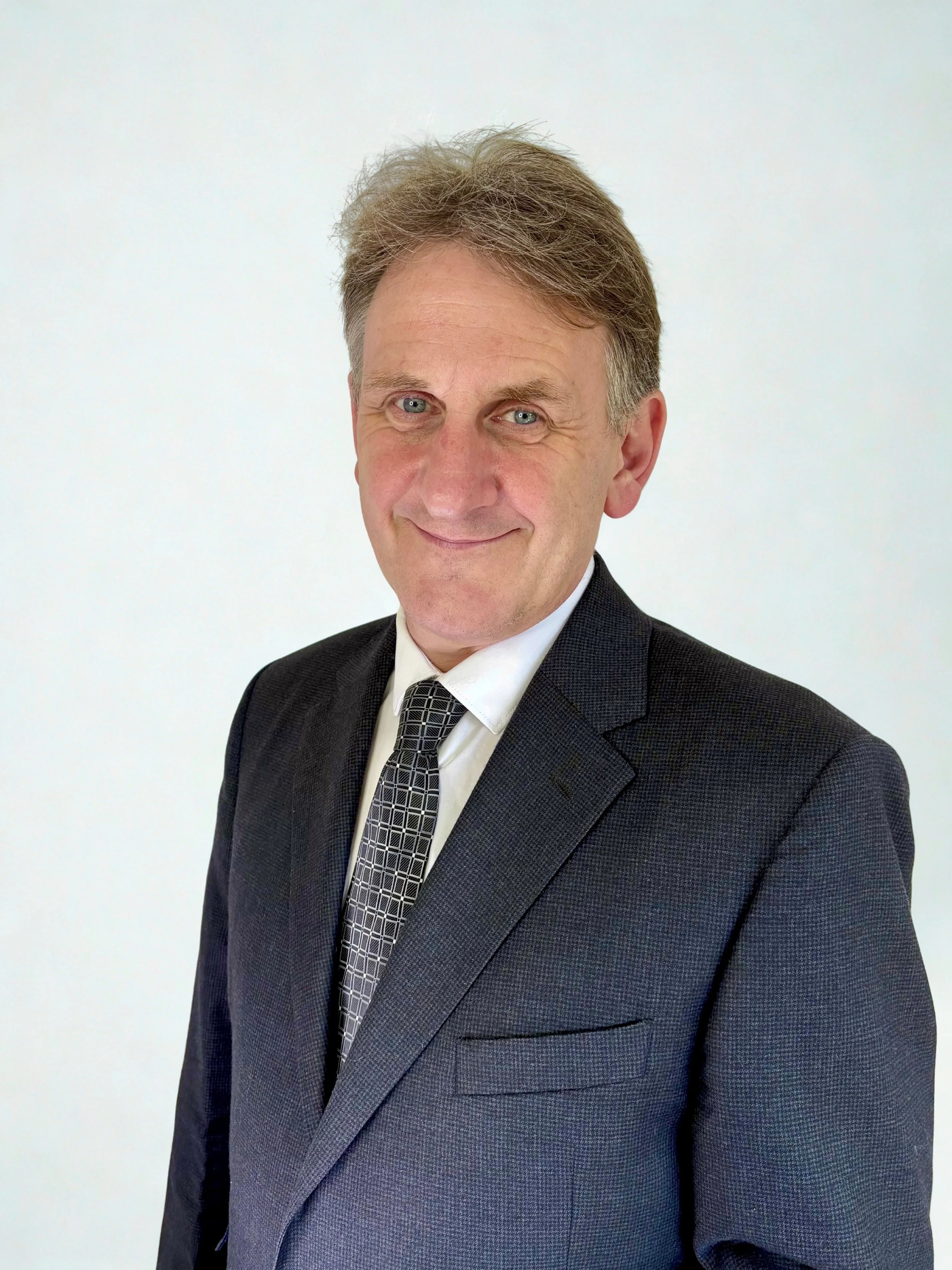 Elliot Clark.jpg
