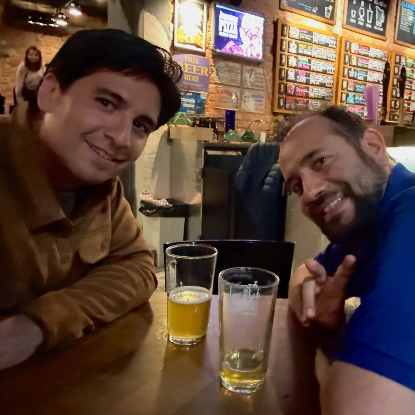 Despu&eacute;s de tantos a&ntilde;os, fue un gusto habernos juntado en Varsovia y recordar los viejos tiempos. Saludos @demaypablo