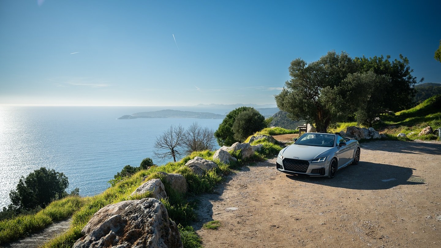 Pour cette nouvelle production visuelle, nous avons pos&eacute; nos objectifs sur une Audi TT Cabriolet, avec un seul mot d&rsquo;ordre : sublimer chaque d&eacute;tail, de l&rsquo;int&eacute;rieur au design ext&eacute;rieur ☀️

L&rsquo;id&eacute;e de