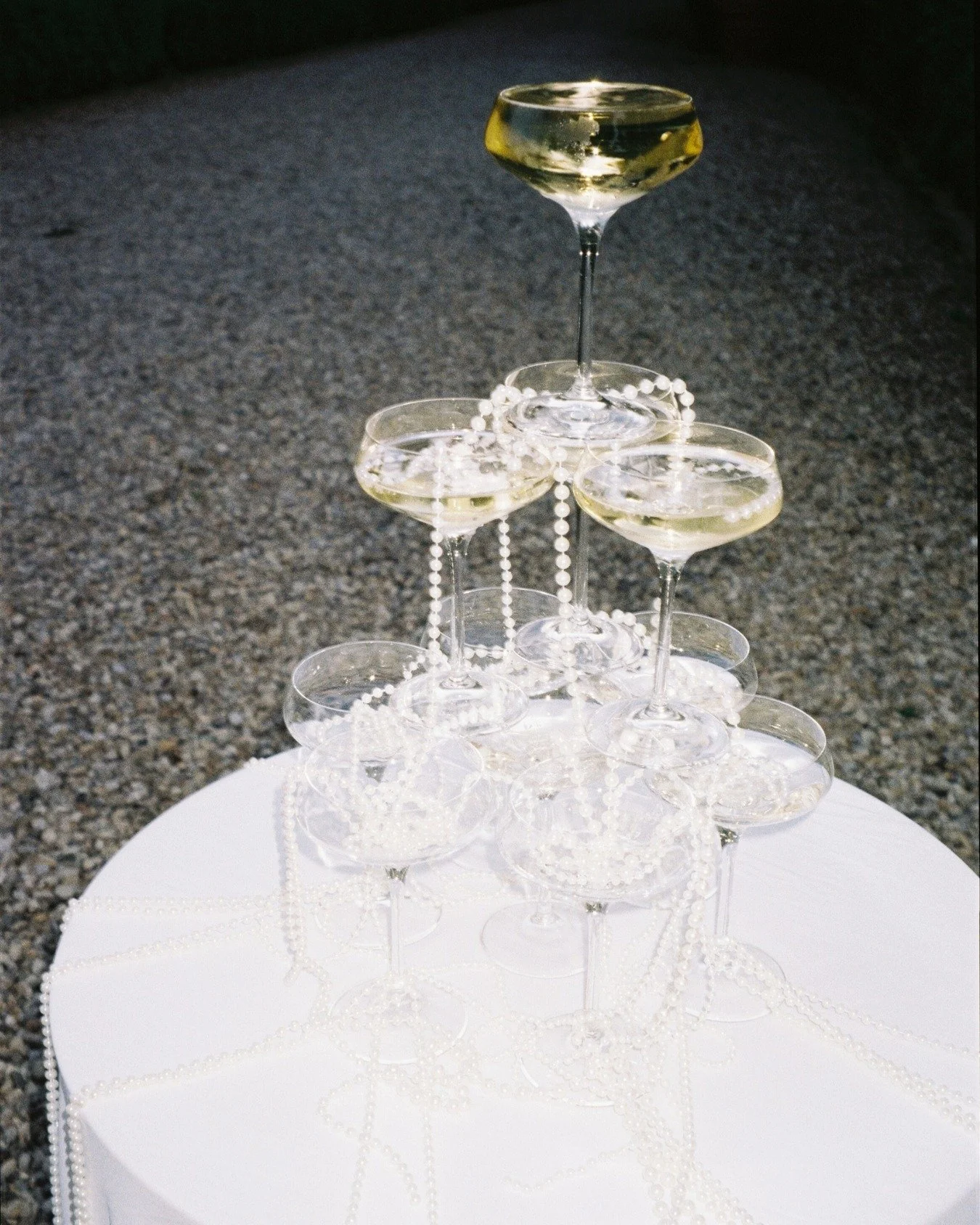 Some more film from part 2 of 2025 wedding season. 
Scan & develop by @morifilmlab 
#audreynaessens #audreynaessensfotografie
#weddingsonfilm #35mm #35mmwedding #gettingmarriedabroad #gettingmarriedinitaly #destinationweddingitaly #verloofd #t