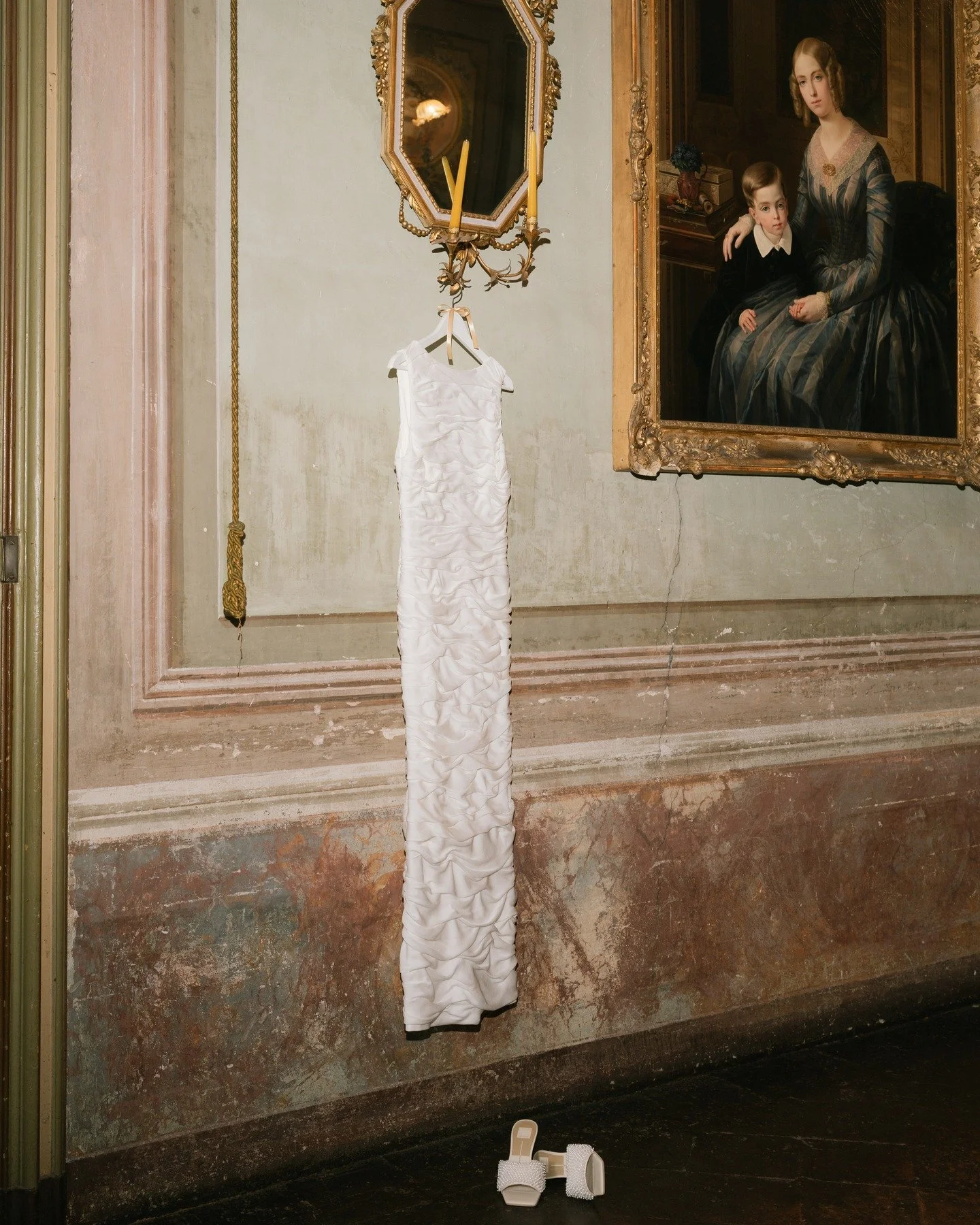 A beautiful day in Torino. 
Mix of 35mm film and digital. 
Photo @audreynaessens 
HMUA @erikaf_brides 
Dress @lola.varma @obel_bridal 
Shoes @dolcevita 
Suit @erzegovaz 
Flowers @ifioridisaradue 
Rings @liengioielli 
Catering @gerla1927 
Venue @cas