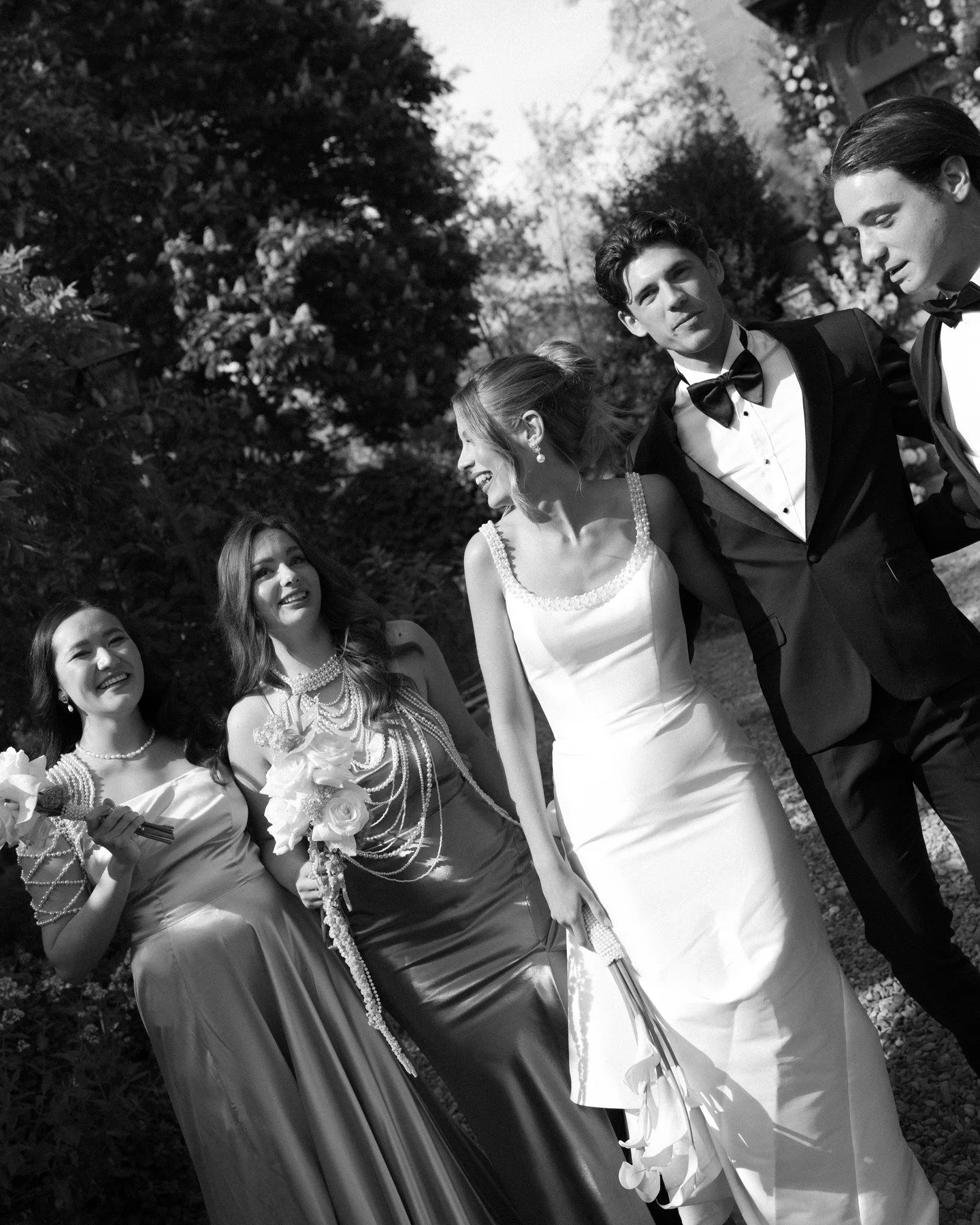 Joe & Bea 
#audreynaessens #audreynaessensfotografie
Florist & decor @mellietreats
MUAH bride @cateri_beauty
Vintage car @tuscany.classics
Styling @zanegina_juli
Dress @demetriosbride
#tuscanywedding #tuscanyweddingphotographer #tuscanyelo