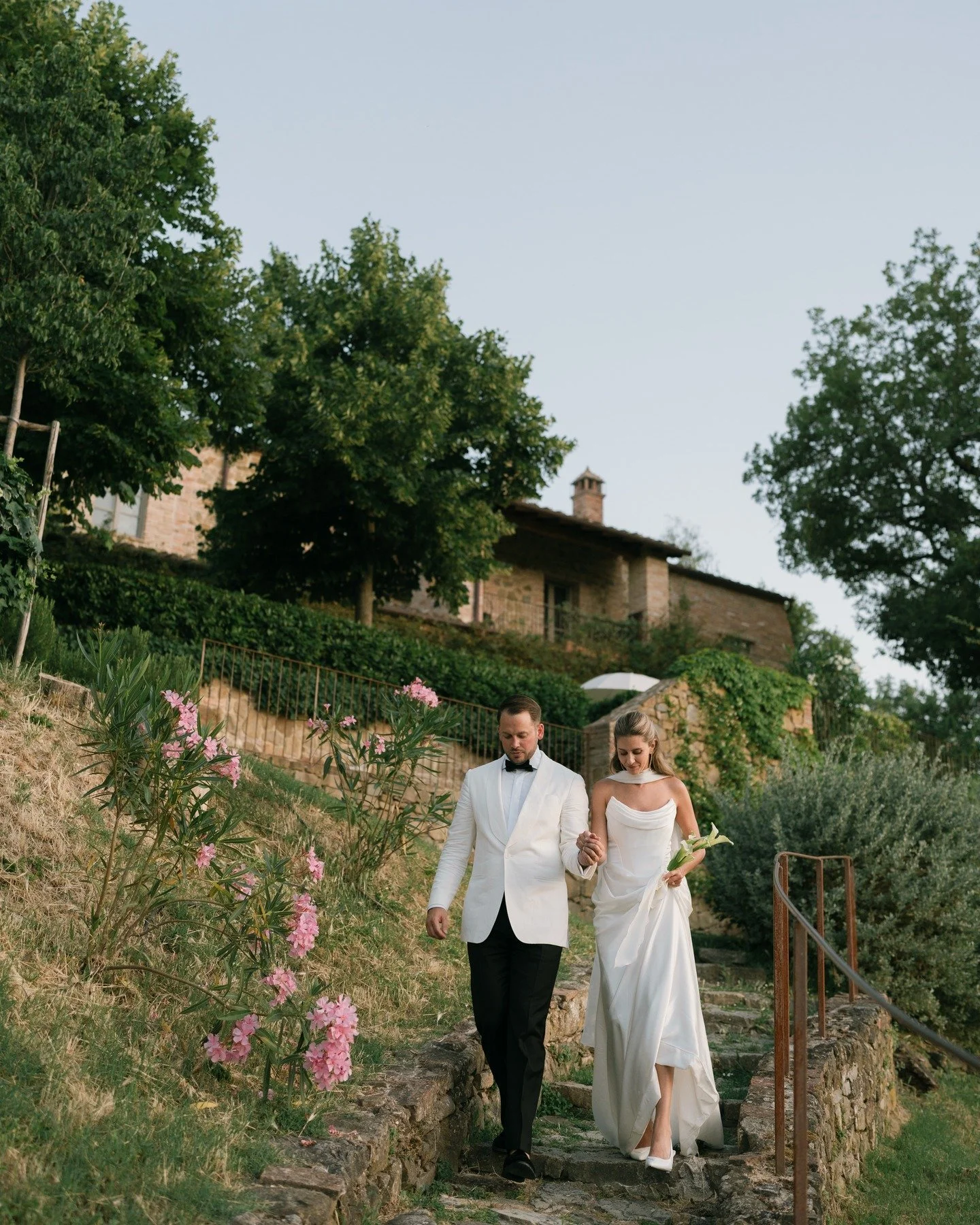 More M&amp;S because I can't get over how beautiful this day was 

Photo @audreynaessens
Venue @lupaia
HMUA @daria_wedding_stylist
Dress @viviennewestwood
Suit @suitsupply
Car @slowhills
Bride @megdecamp

#audreynaessens #audreynaessensfotografie

#t