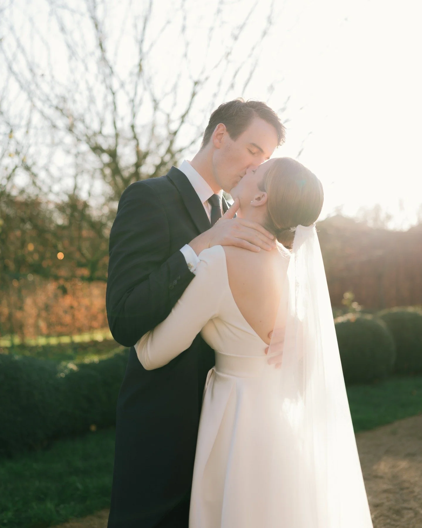 The most beautiful winter day! 

S&amp;F couldn't have wished for a better wedding day. The sun was shining, the love was overflowing and the dancefloor was packed! 

It definitely was the perfect wedding to end the 2025 year! 

Couple @vanackersofie