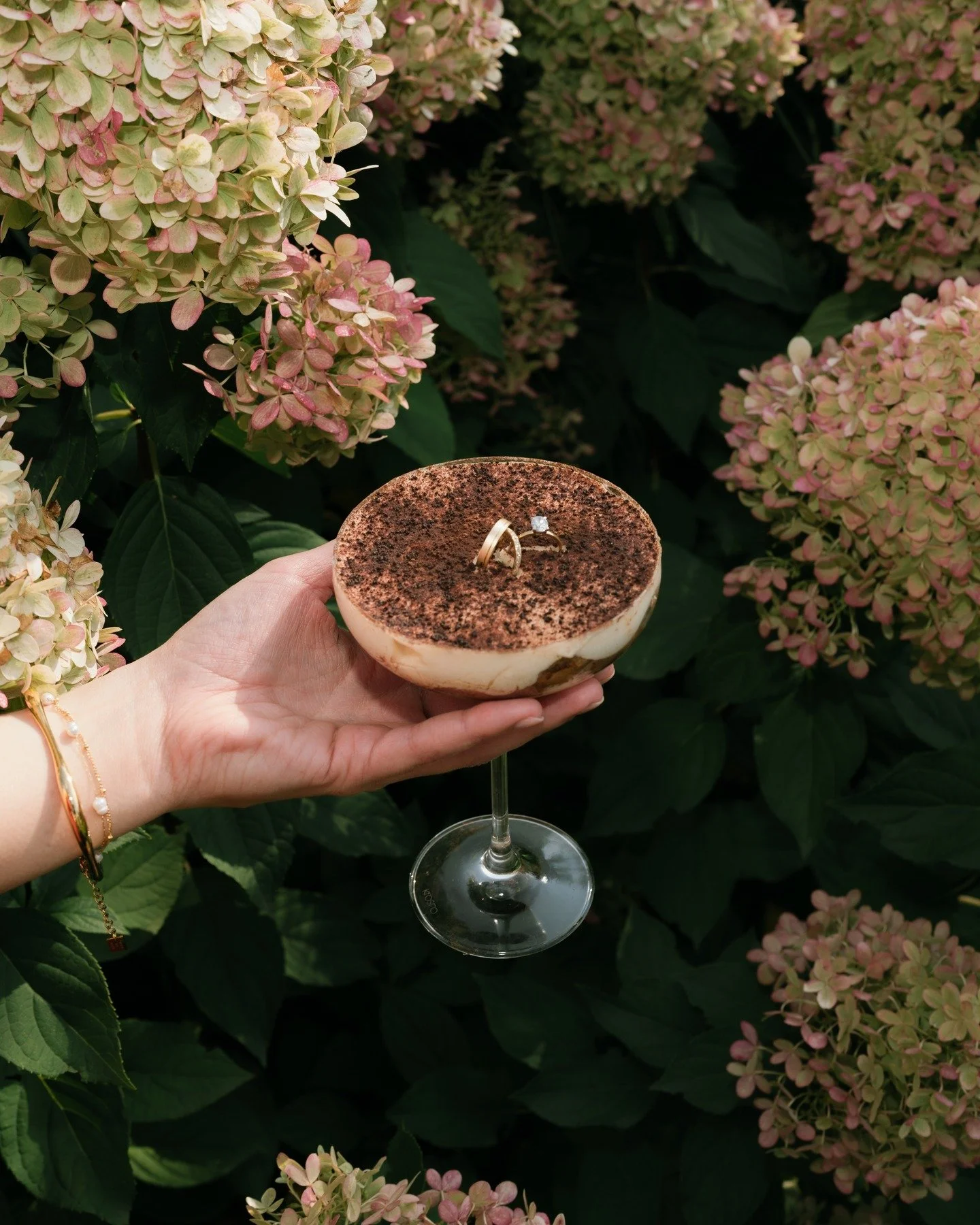 L + W 

Photo @audreynaessens 
Dress @kooningsbridal 
Suit @bordoni.be 
MUA @beautyfarm.tremelo 
Hair @maisoncravillon 
Venue @kasteelvanhoen 
Florist @studio_cara 
Rings @juwelierhuybrechts 
Catering @global.cuisine.catering 
Bride @lisabeeckelaers 