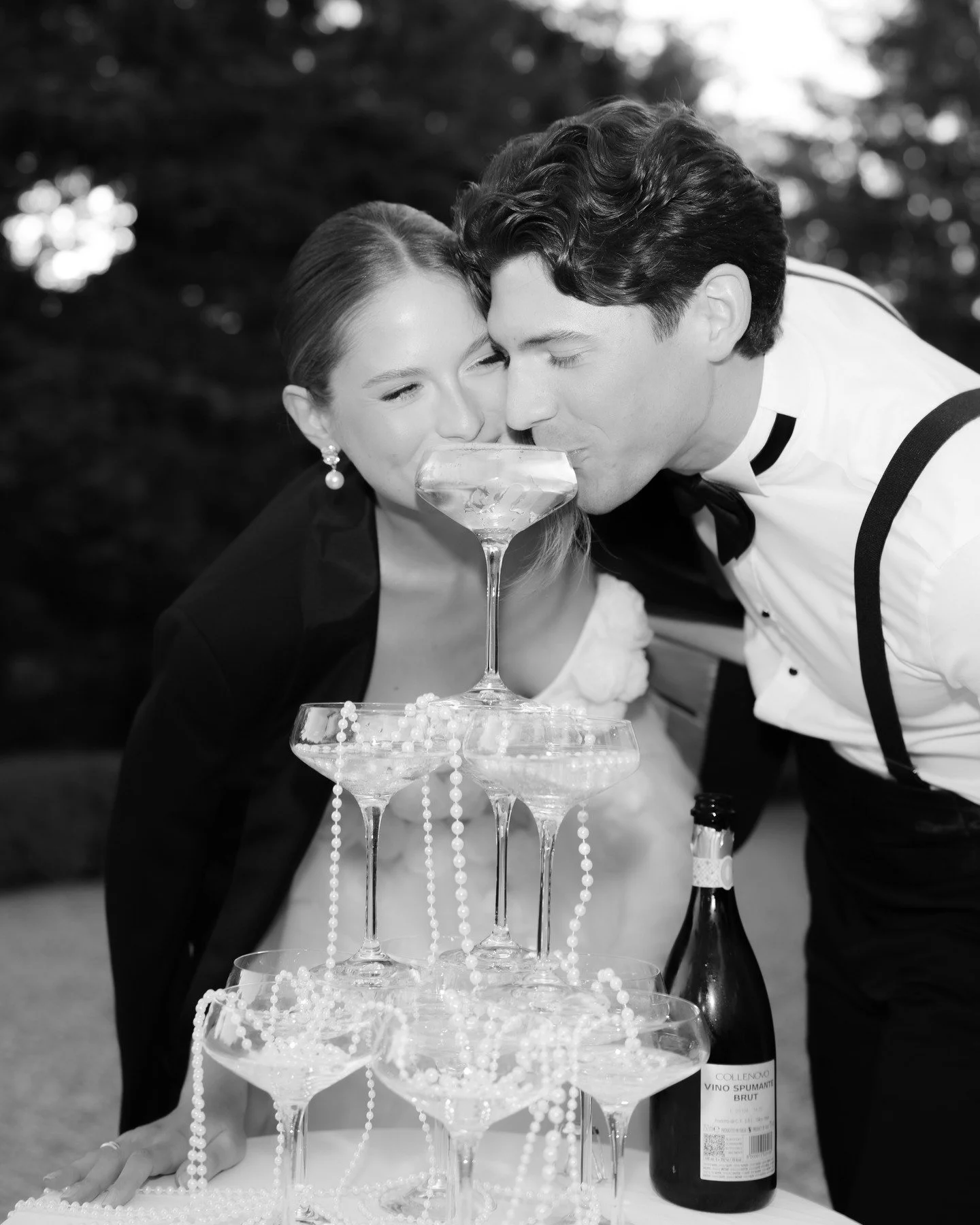 Bea &amp; Joe - Champagne tower

Florist &amp; decor @mellietreats
MUAH bride @cateri_beauty
Styling @zanegina_juli
Wedding dress @demetriosbride
Venue @villa_la_commenda_concordia 

#audreynaessens #audreynaessensfotografie

#tuscanywedding #wezoree