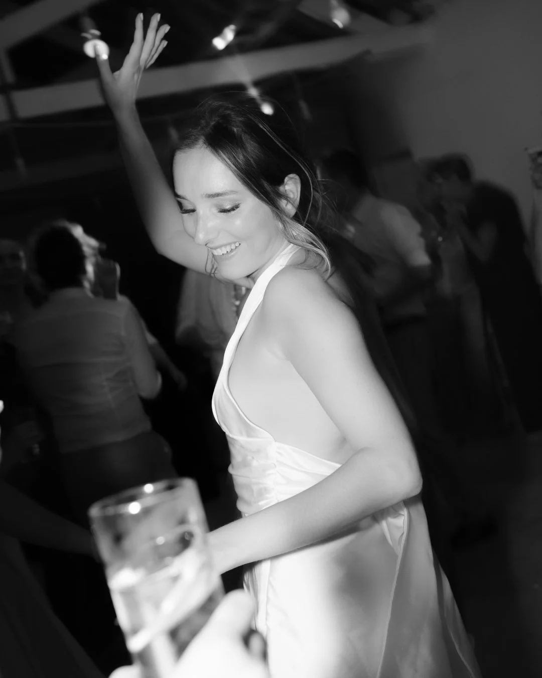 A glorious weekend in Portugal of which I haven't shared enough! 

Photo @audreynaessens 
Video @fullcut 
Planning &amp; styling @bymatilda.pt
Florals @bloomery.floraldesign
Venue @montedoolival 
Dress @rembostyling
MUAH @vanessachabert_makeuphair
Su