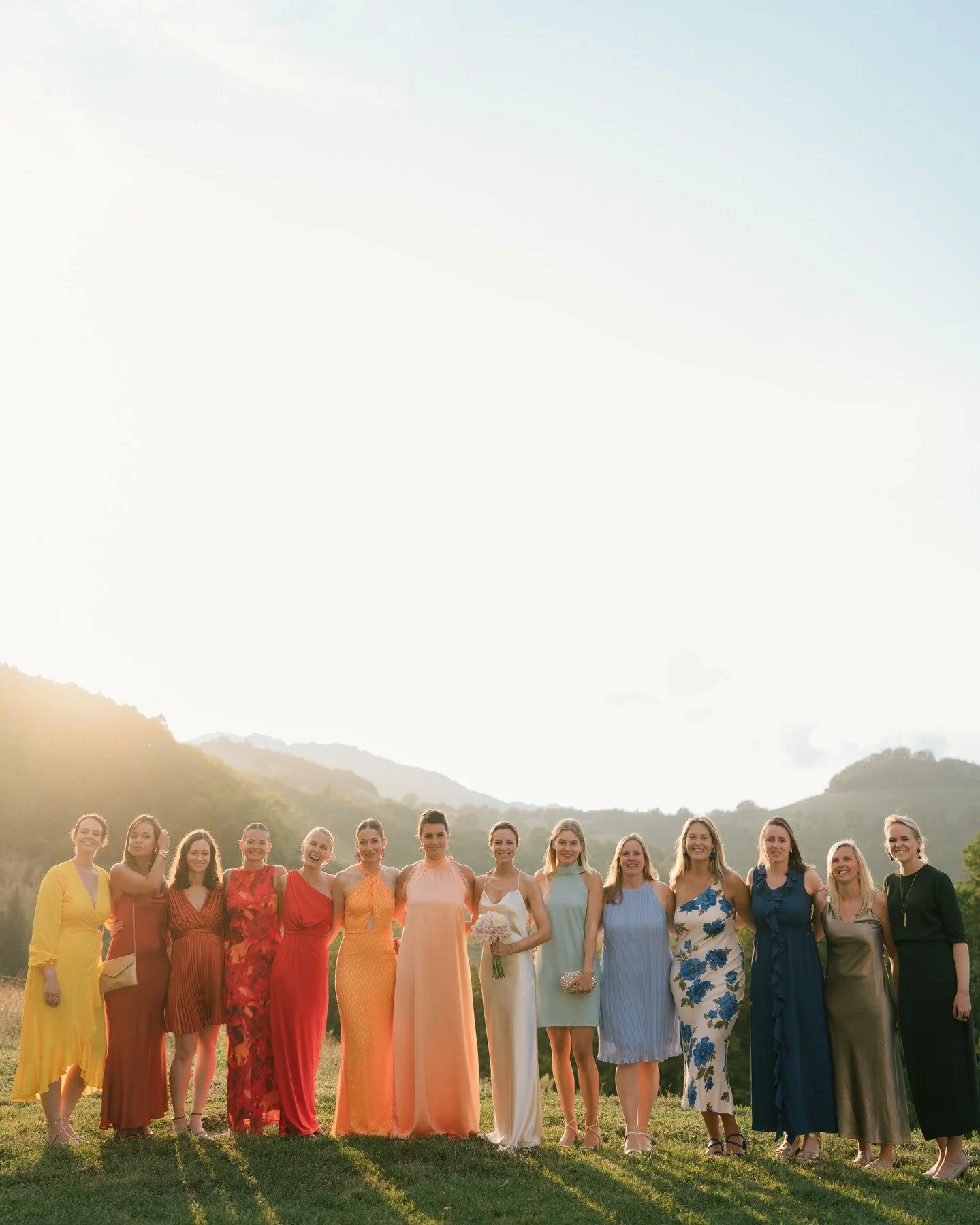 Colourful weddings 

#audreynaessens #audreynaessensfotografie 

#weddingparty #verloofd #provencewedding #southoffrancewedding #southoffranceweddingphotographer #provenceweddingphotographer #huwelijksfotograaf #trouweninhetbuitenland #trouweninfrank