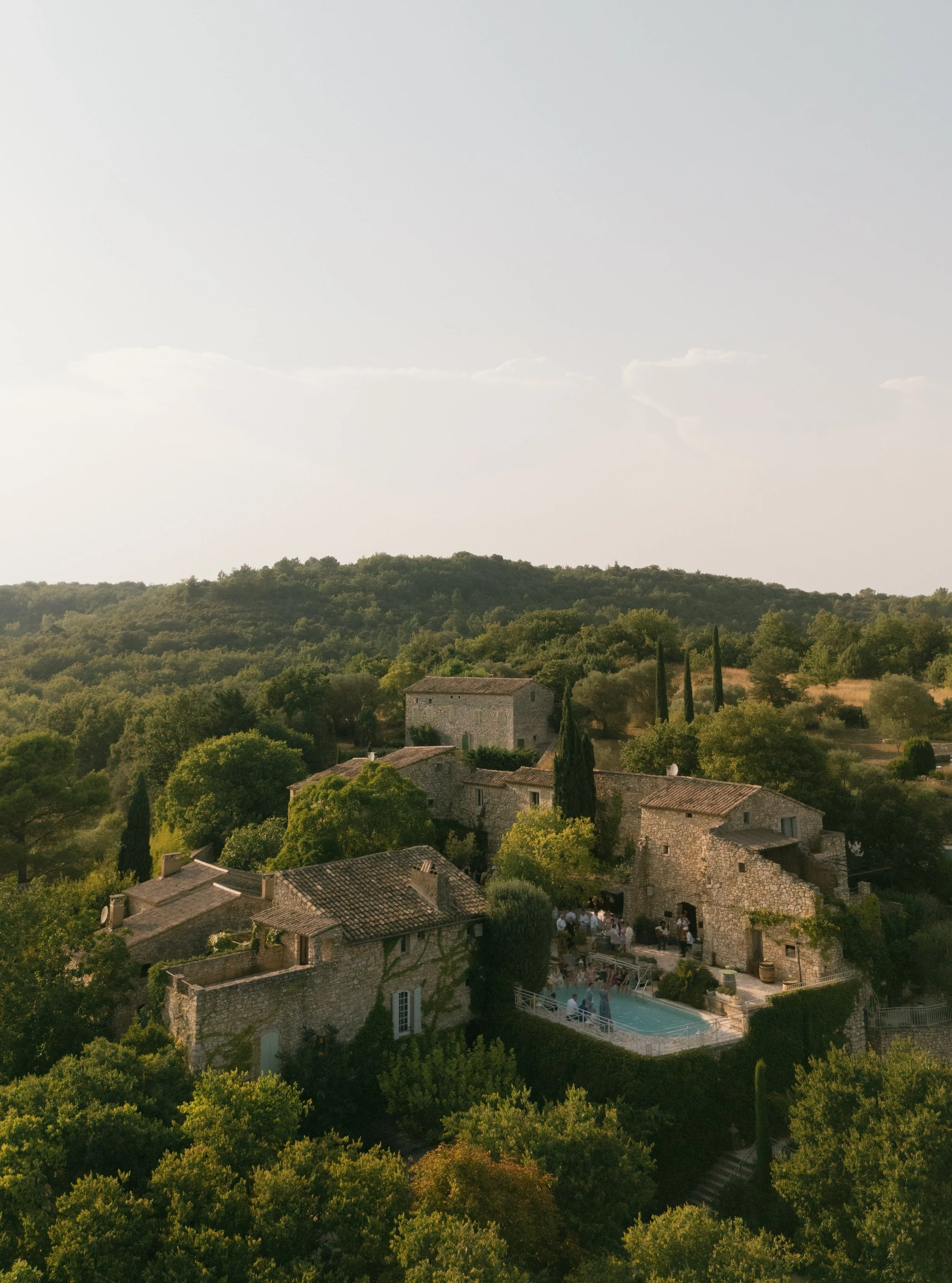 On one of the hottest days of last summer, Danielle &amp; Niels said 'I do' at the beautiful @domaineduclosdhullias in the South of France. 

Photo @audreynaessens
Wedding planner @matory_evento_weddingplanner 
Venue @domaineduclosdhullias
Florist @l