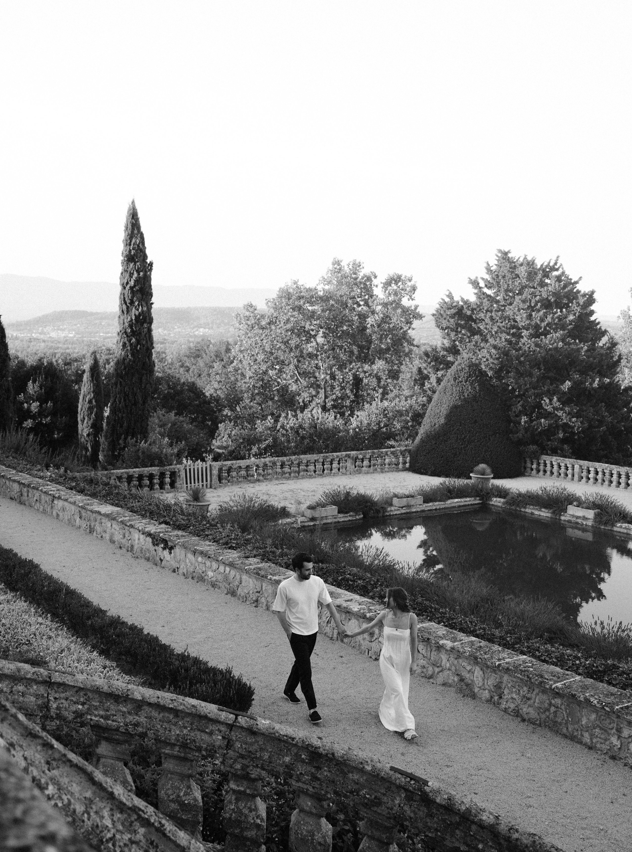 Engagement photos for B &amp; T in Aix en Provence. 

#engagement #engagementphotos #provence #franceweddingphotographer #frenchweddingphotographer #francedestinationwedding #francewedding #frenchdestinationwedding #destinationproposal