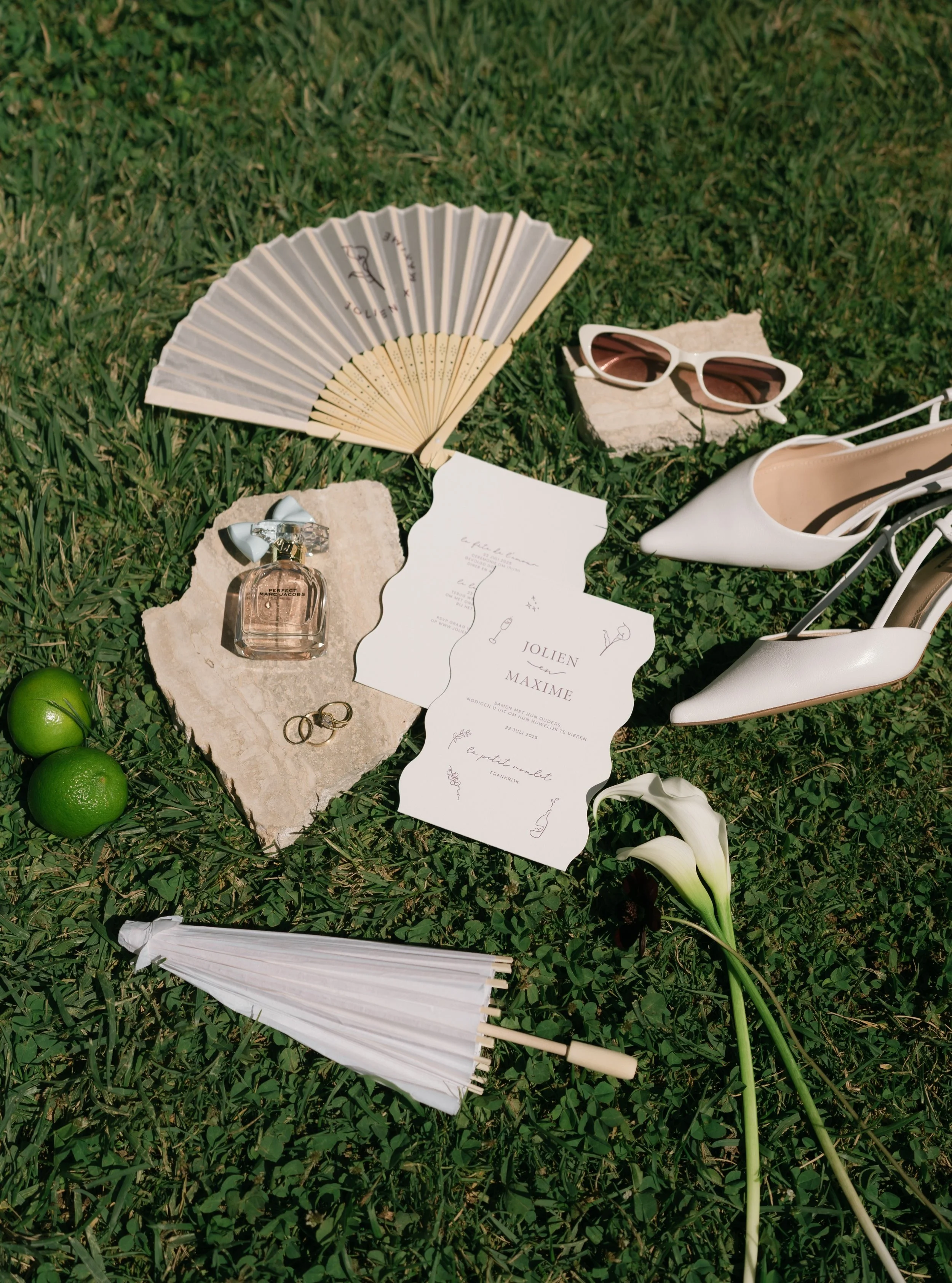 Details of J + M | Provence

Photo @audreynaessens
Planning &amp; coordination @_lheuredoree
Venue @le_petit_roulet
Florist @les_fleurs_de_ninon
Bowtie @brunellocucinelli_brand
Suit @suitsupply 
Shoes @lolacruzshoes 

#audreynaessens #audreynaessensf