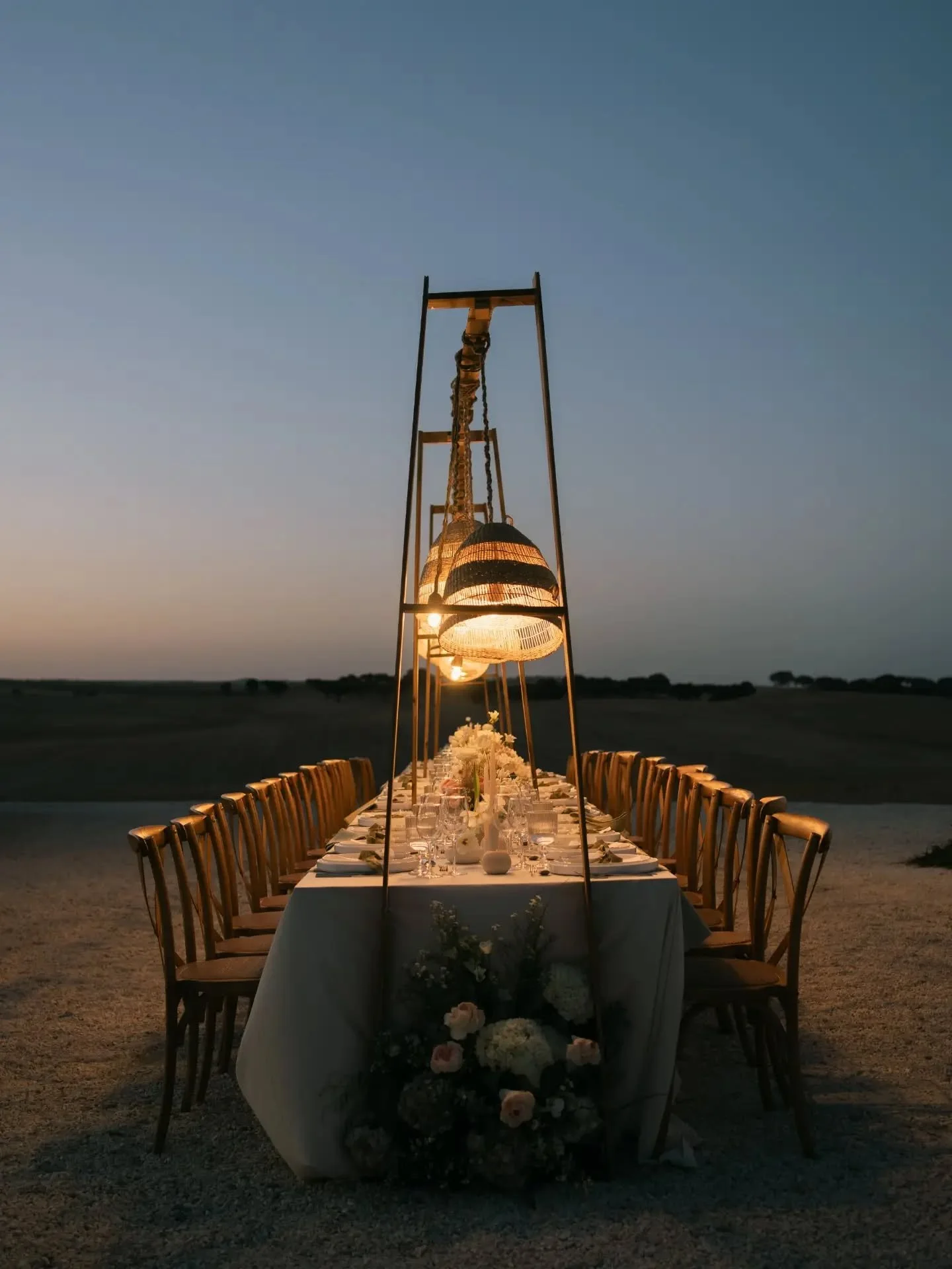 Happy 2 year anniversary to these 2 sweethearts. 

A + K | Portugal 

Photo @audreynaessens
Video @fullcut
Planning &amp; design @bymatilda.pt 
Florals @bloomery.floraldesign 
Venue @montedoolival 
Dress @rembo_atelier 
HMUA @vanessachabert_makeuphai
