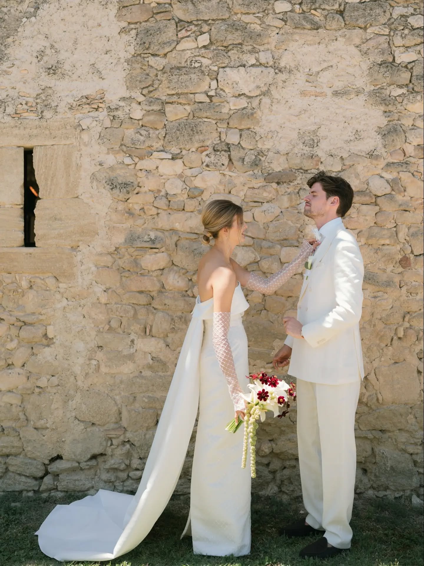 Le Petit Roulet en Provence 

Photo @audreynaessens 
Video @notaphotographer.weddingfilms 
Planning @_lheuredoree 
Venue @le_petit_roulet 
Florist @les_fleurs_de_ninon 
Suit @suitsupply 
Dress @astrid.van.hemeldonck
HMUA @charlenedolomaquilleuse

#pr