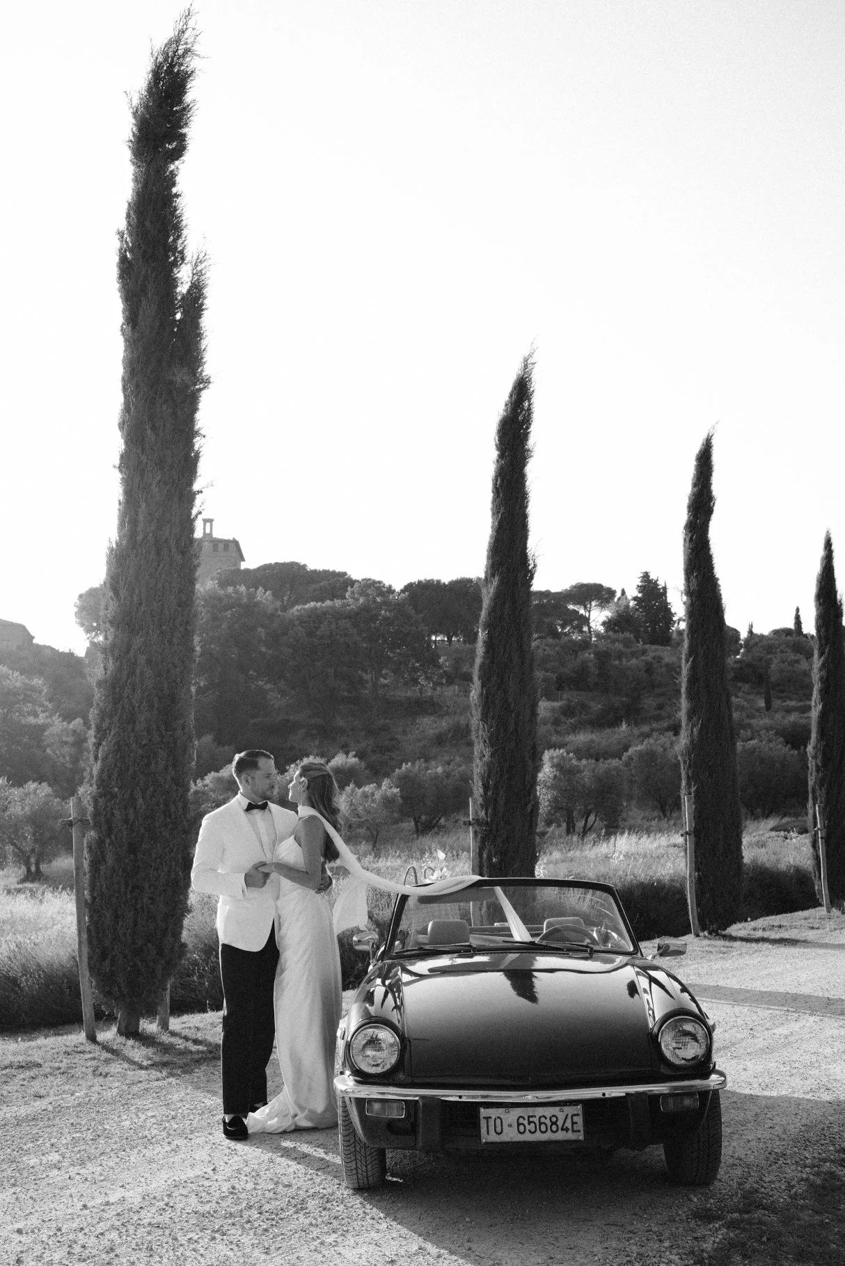 by Audrey Naessens - Megan & Scott-272_compressed.jpg