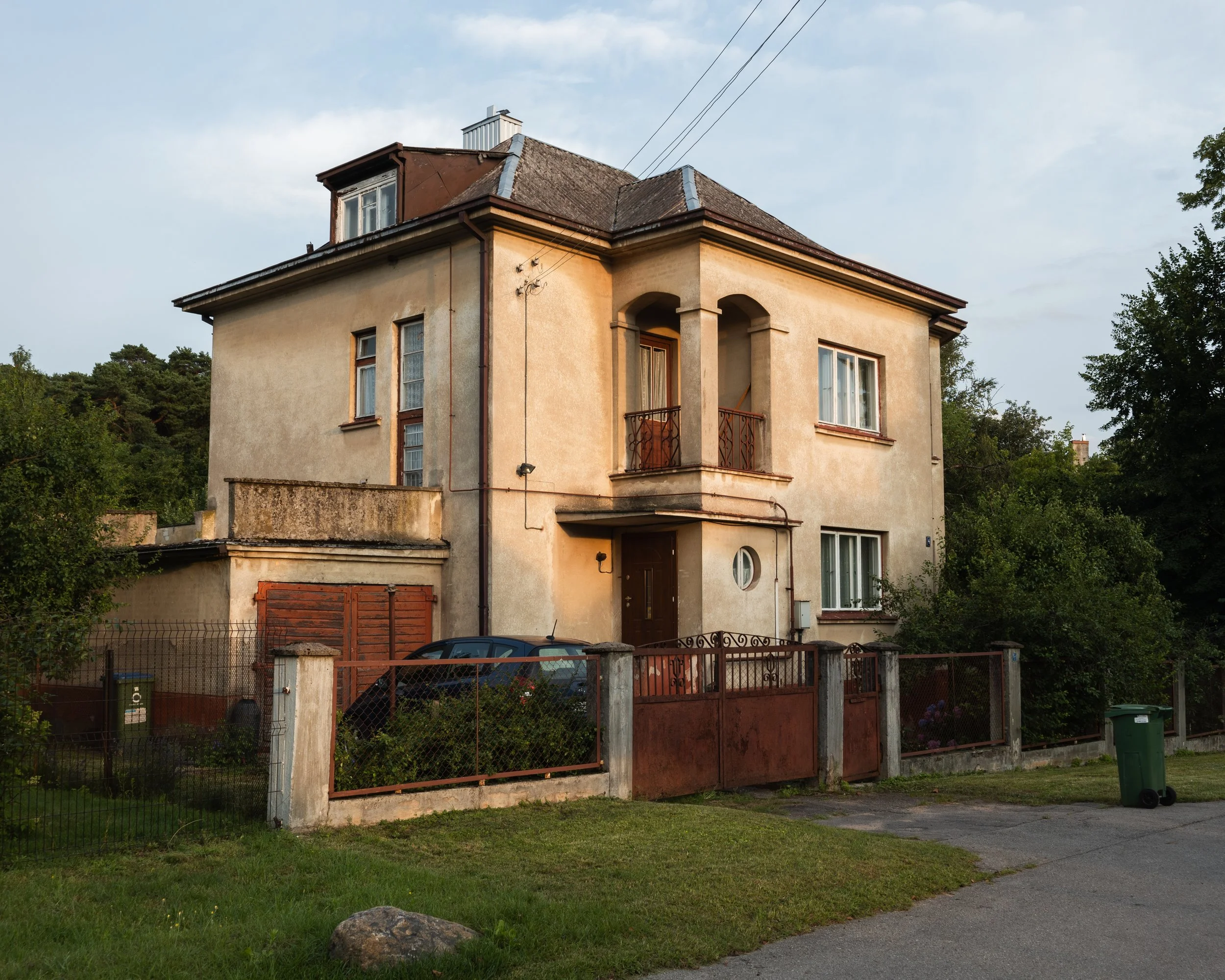 Simple overall, but still has unique features.