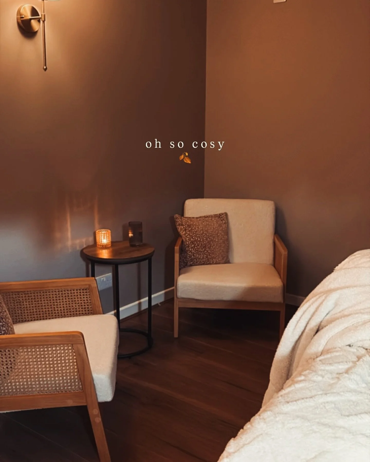 It&rsquo;s cosy in the Chrysalis this time of year, with a heated bed, blankets, candles and calm ✨

Here&rsquo;s a little reminder of the treatments I offer to keep you calm, grounded and happy this autumn and winter ❄️ 

🍂Reiki 30 | 60 | 90 minute