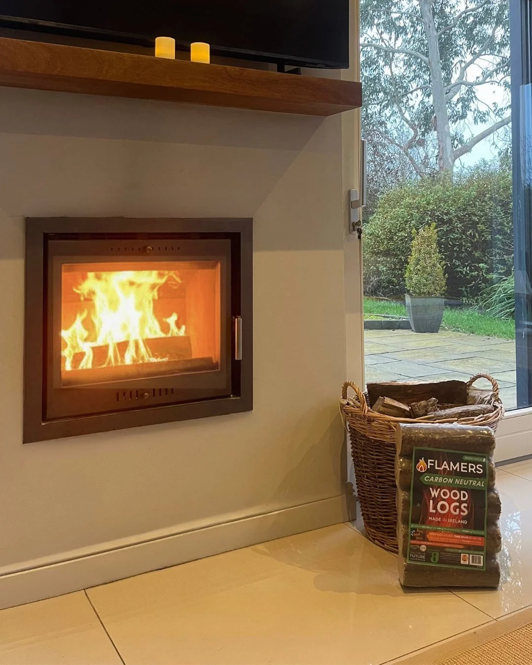 stove-woodlogs-bag.jpg