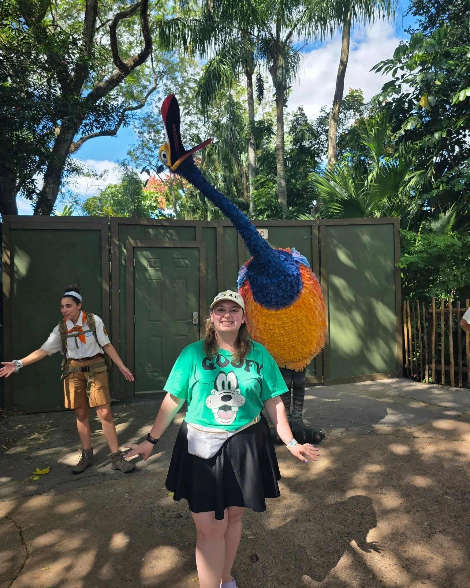 Meeting Kevin from Up might genuinely be one of the funniest character interactions I&rsquo;ve ever had 😂

She has SO much personality and somehow managed to make me laugh the entire time with the chaotic energy only Kevin can bring.

Honestly, this