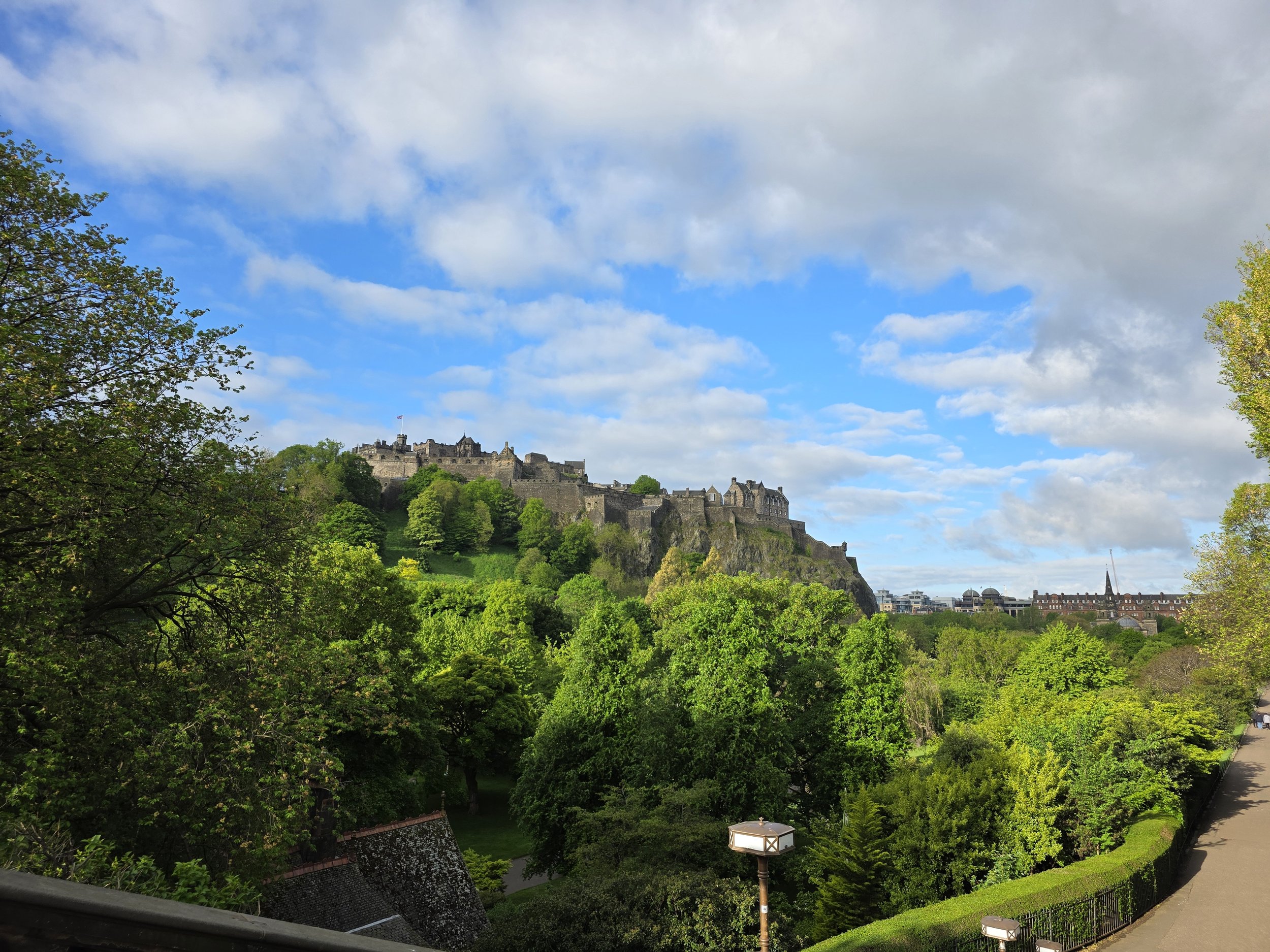 Edinburgh castle as seen from Princes street