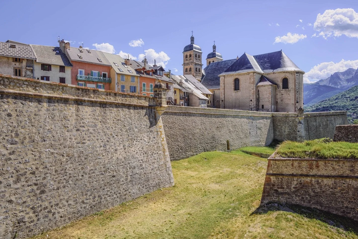 Step back in time wandering Brian&ccedil;on&rsquo;s UNESCO-listed old city, Vauban. Feel history come alive as you stroll cobbled lanes, the distant echo of church bells marking each discovery. Whether you&rsquo;re exploring fortifications or simply 