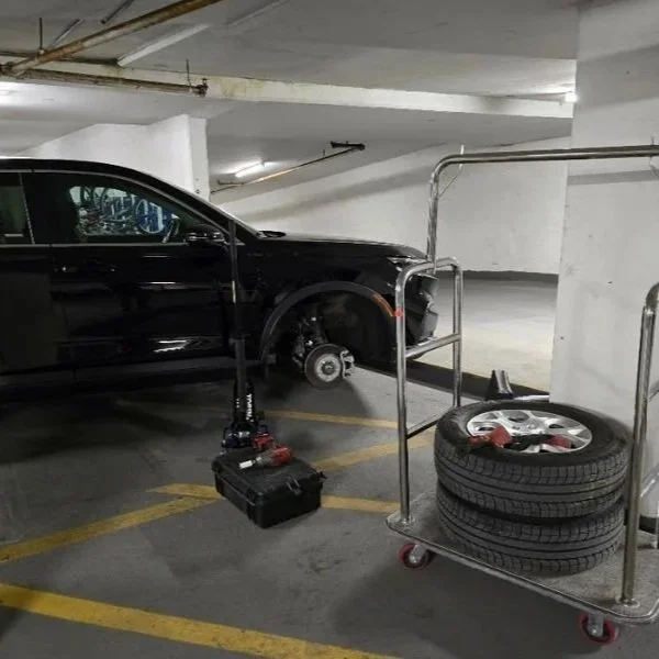 Providing mobile tire change at home in Scarborough, Ontario.