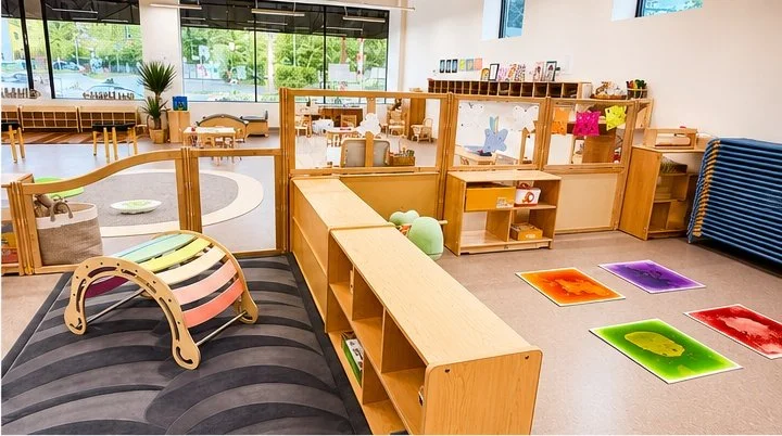 02_classroom_wide_right.jpg