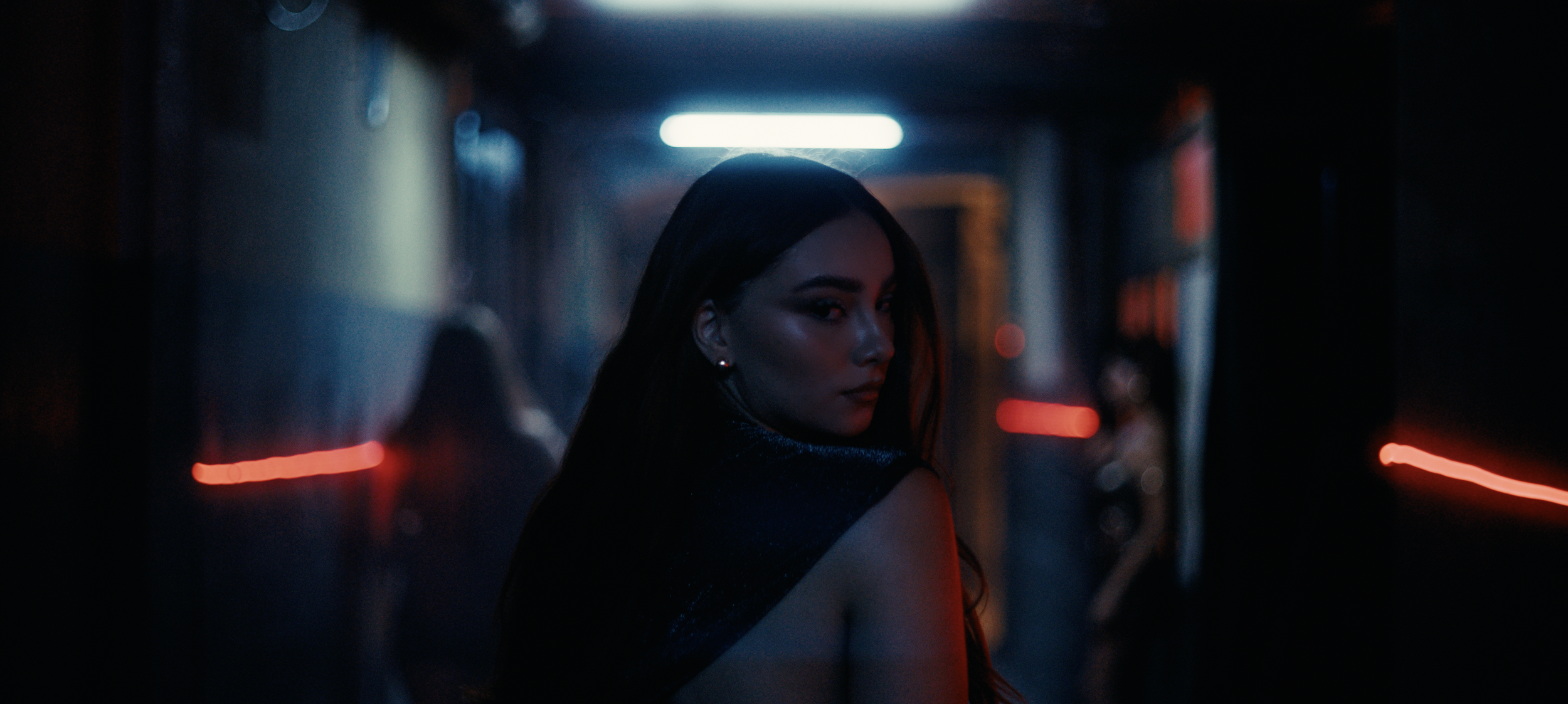 "Botellita De Champagne" by Cris MJ