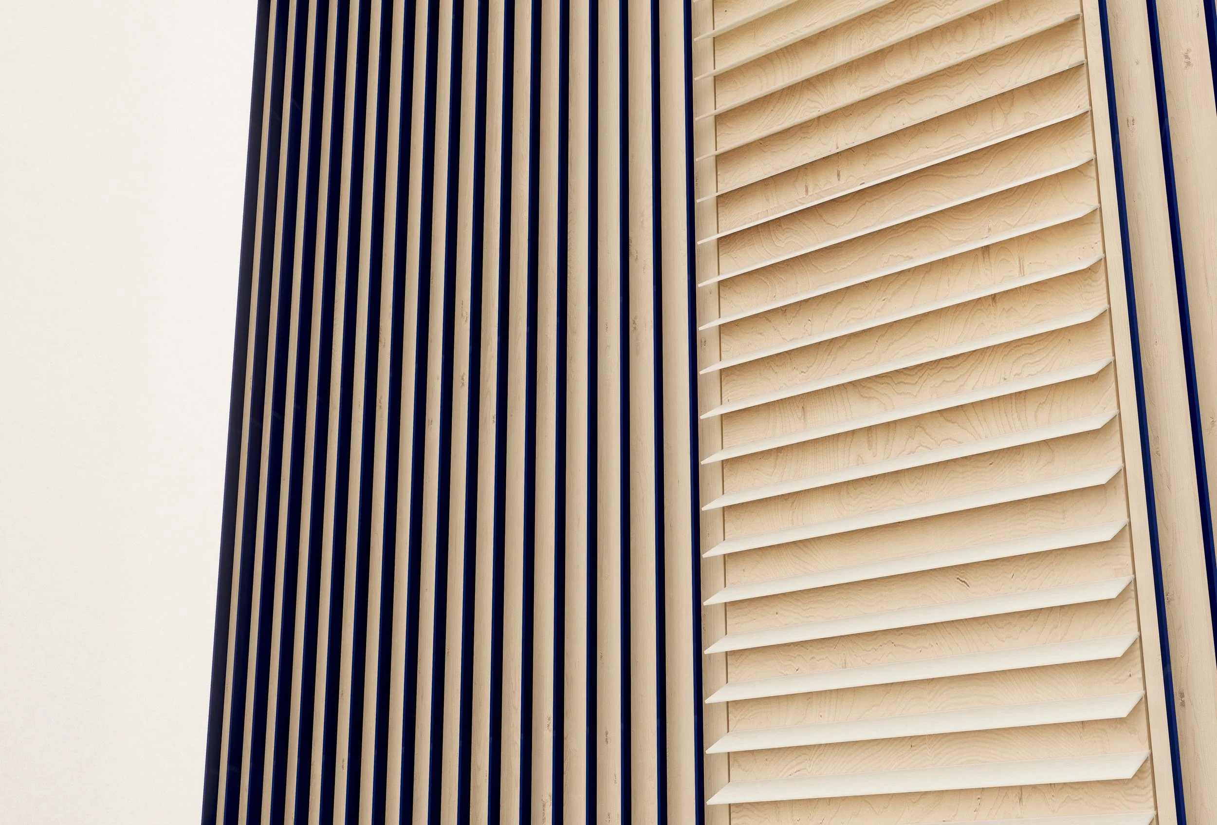 EC-MW_Slanted-Close-Up.jpg