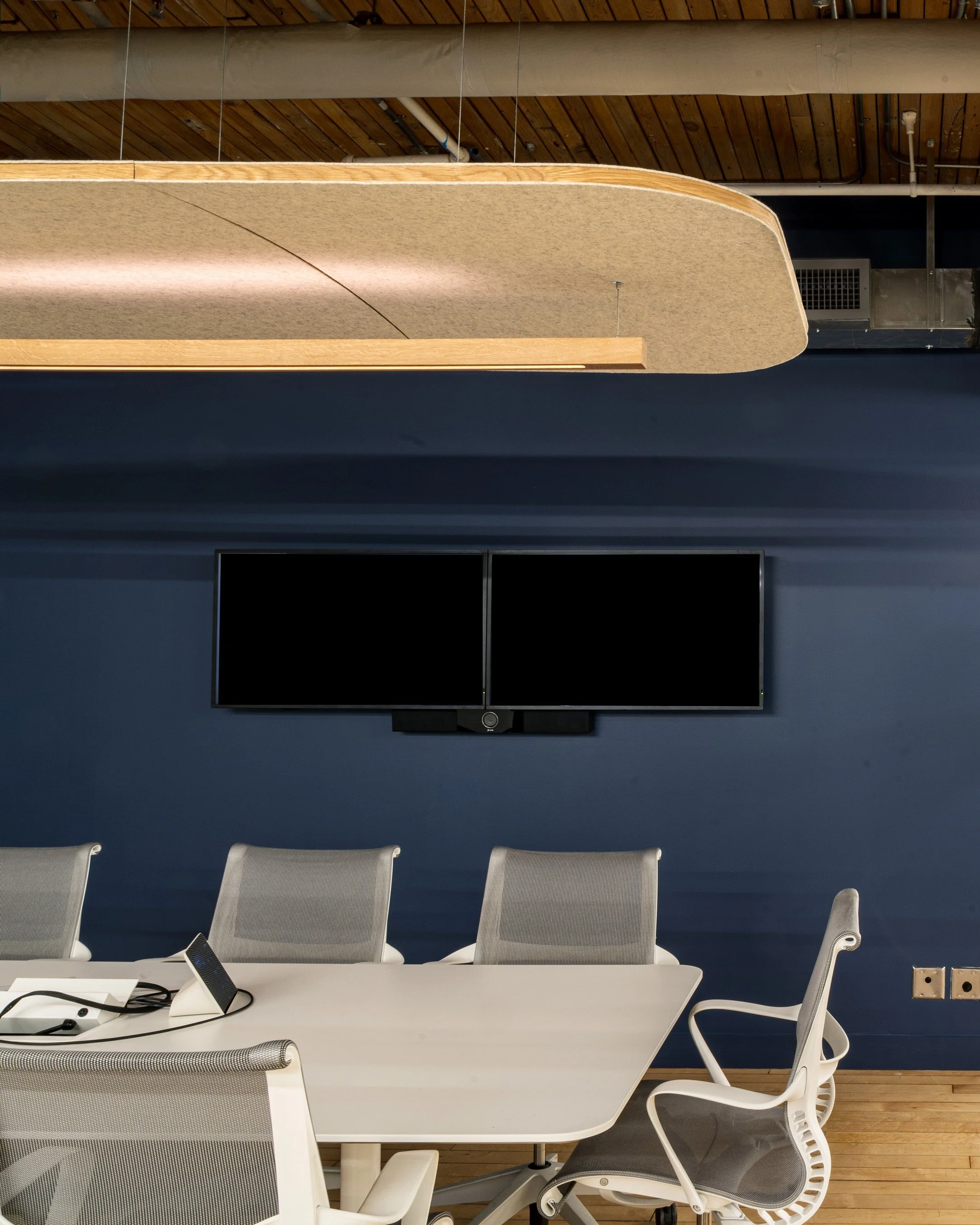 CRS-AW_blue-backwall-4 to 5 ratio.jpg