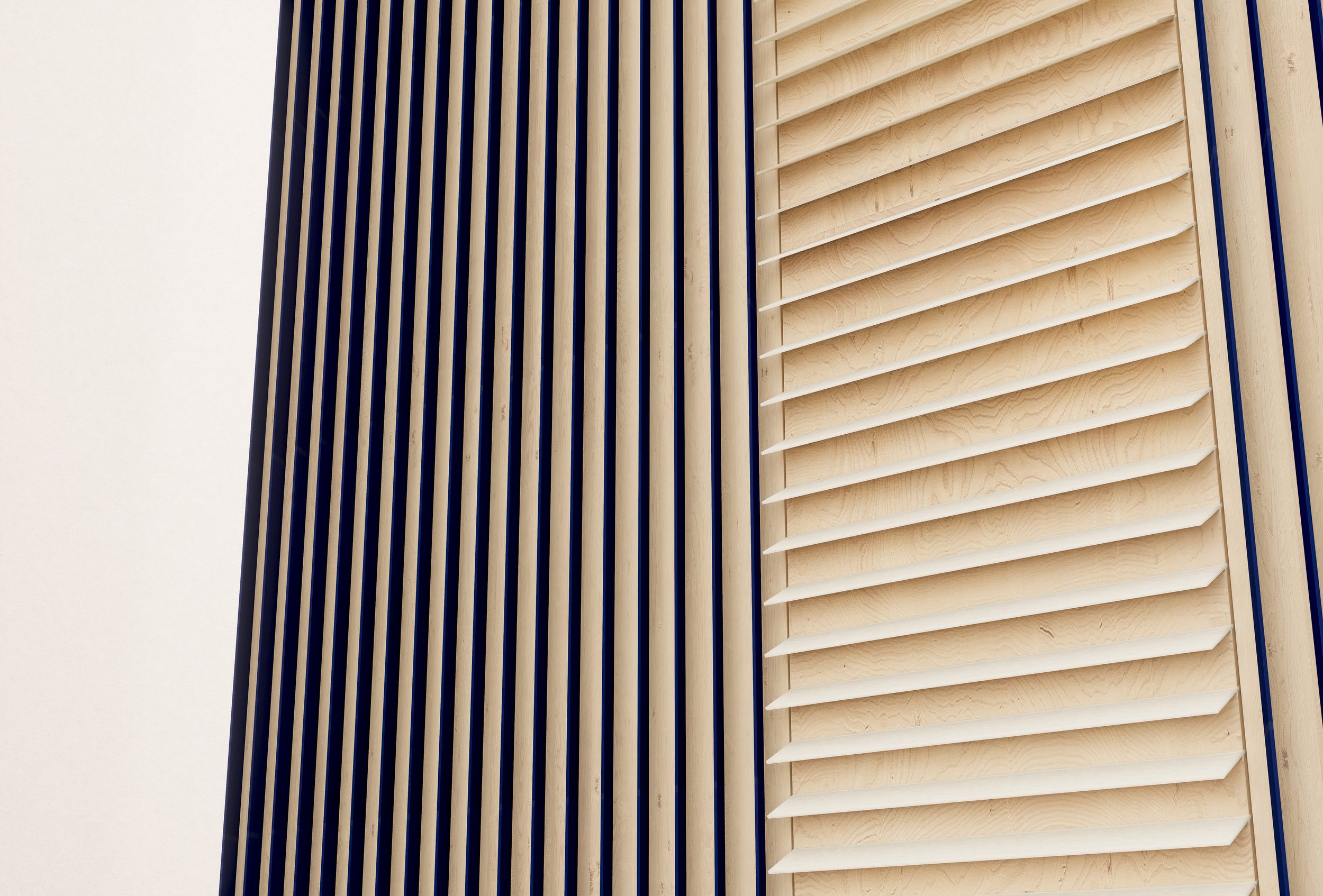 EC-MW_Slanted-Close-Up.jpg