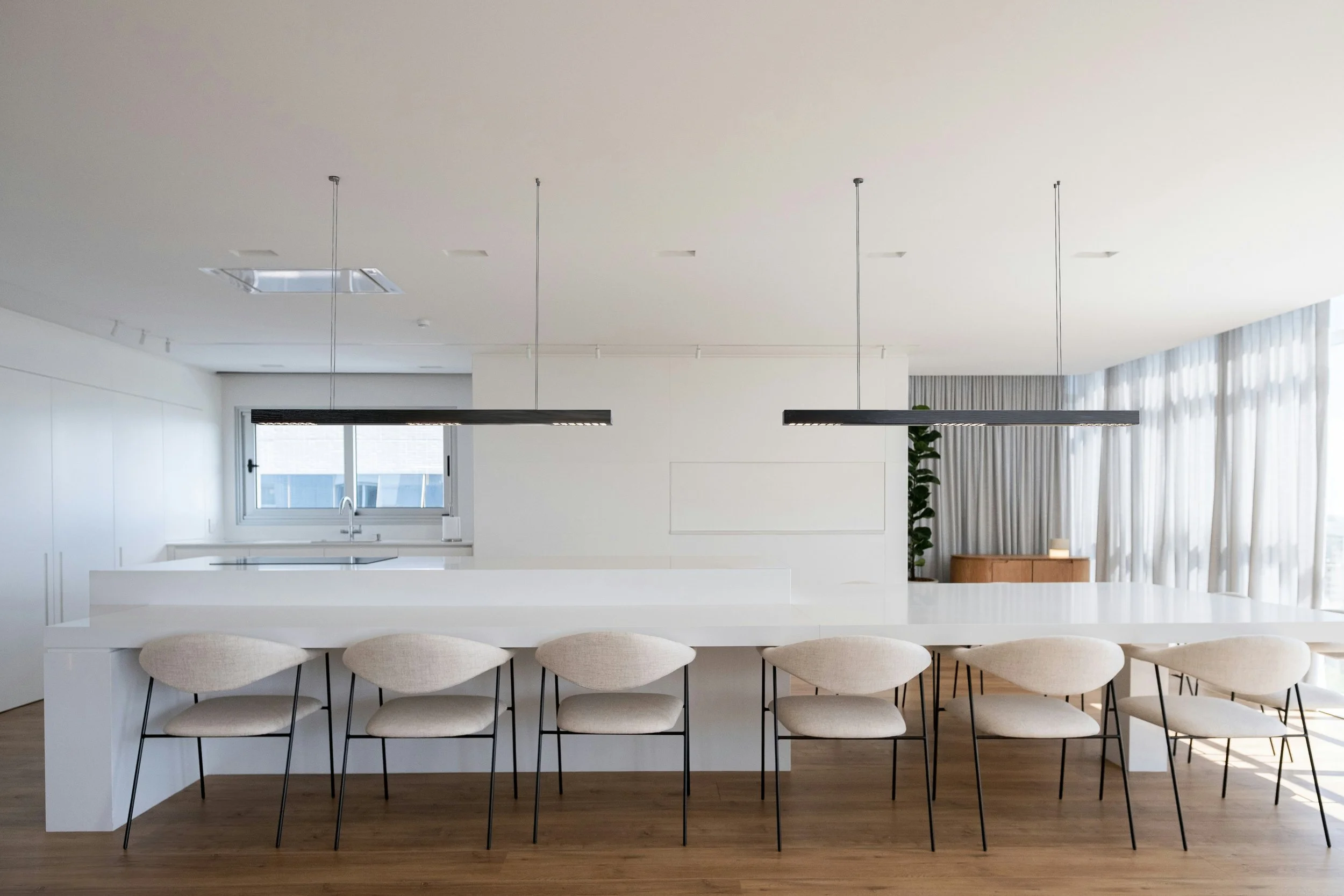LW-EB-FO-03-In-Situ-Kitchen_Black-Ash_v2.jpg
