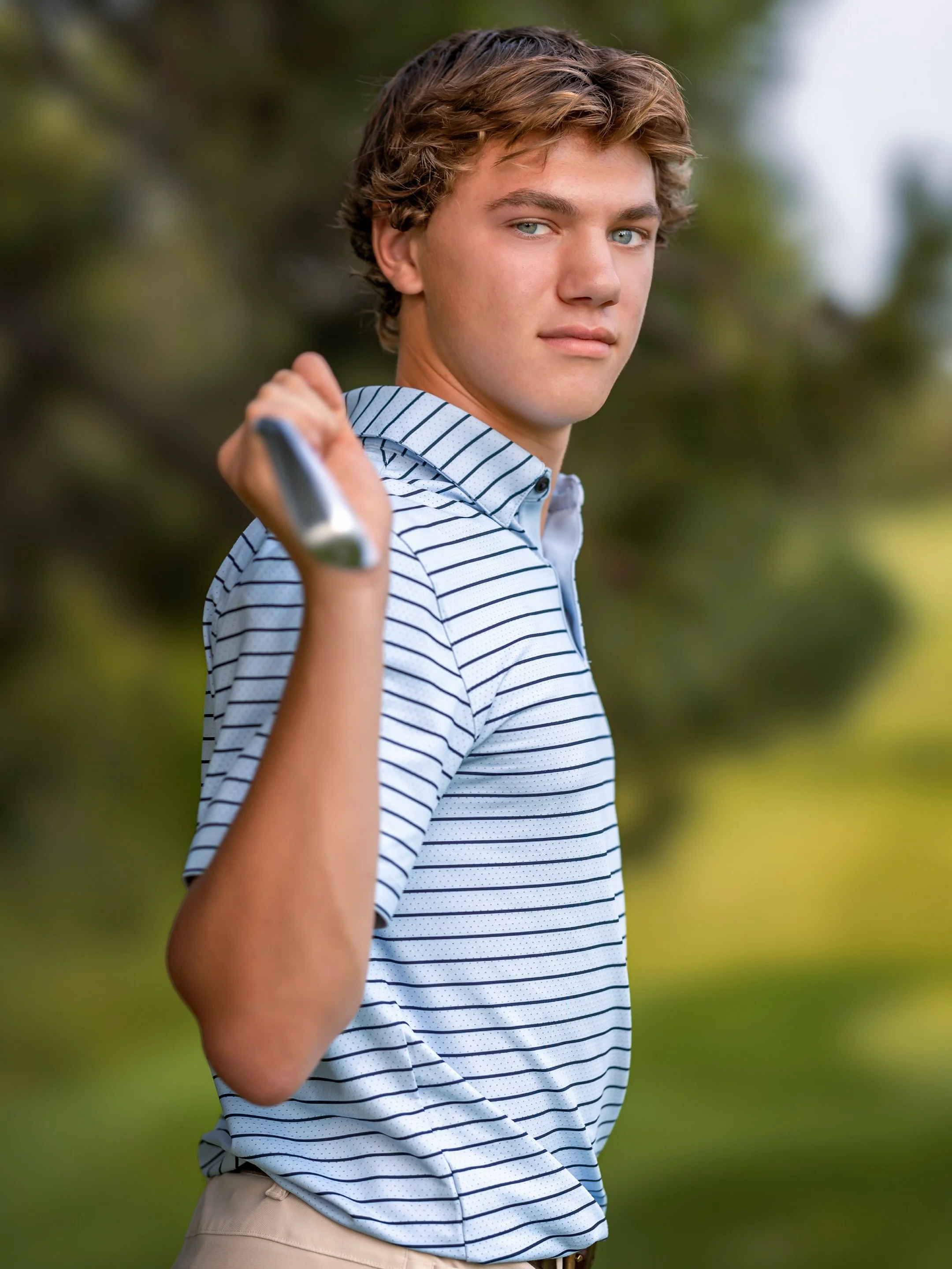 Levi Reed&rsquo;s senior session was one for the books! From cruising around the golf course in search of the perfect light and locations&hellip;to ending the evening lakeside with a fishing pole in hand, this session was so full of personality. 

Go