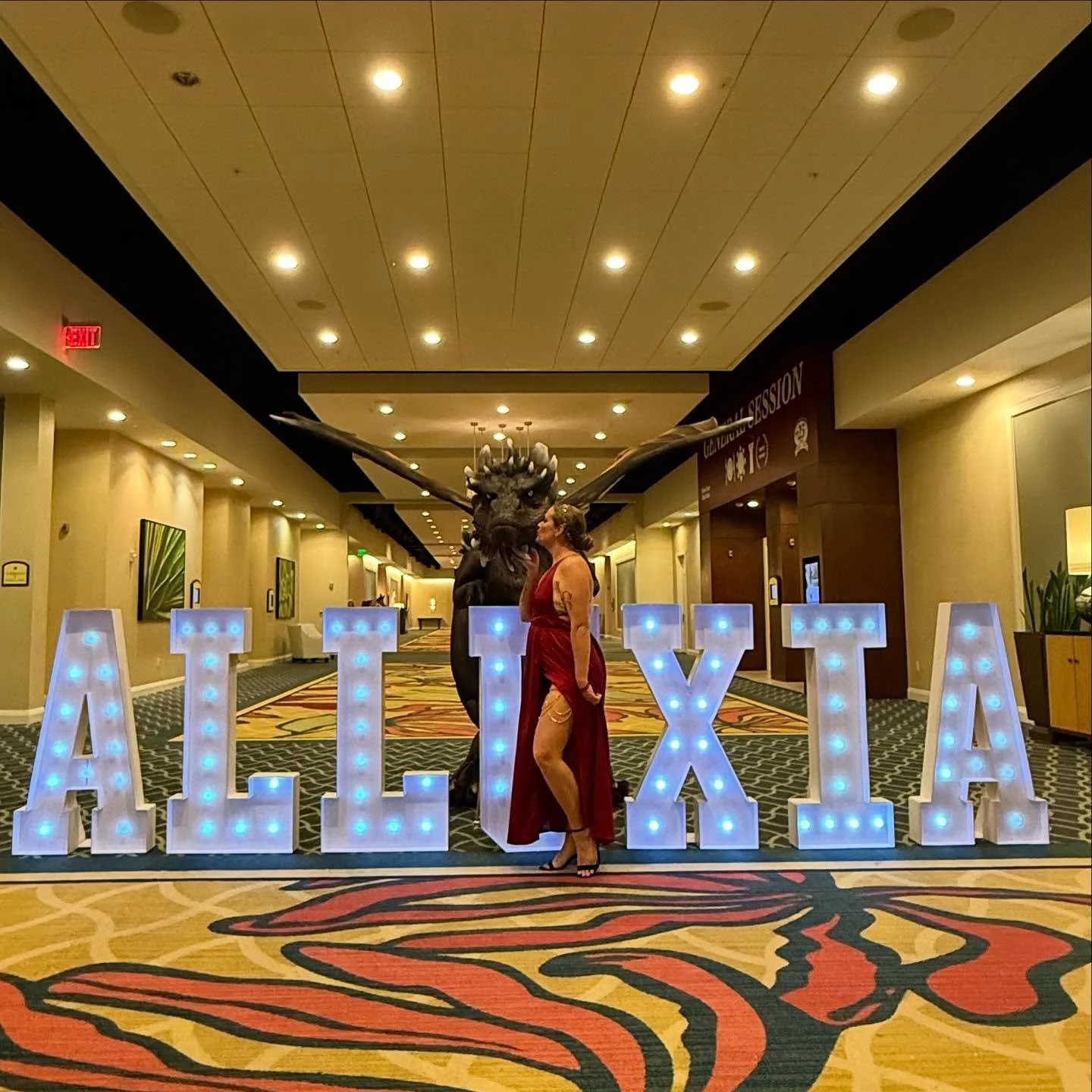 Take me back✨
.
.
.
#alluxia #alluxiaevents #stardustandshadows #stardustandshadowssoiree25 #acotar #bookish #fantasyball #bookishball #velaris