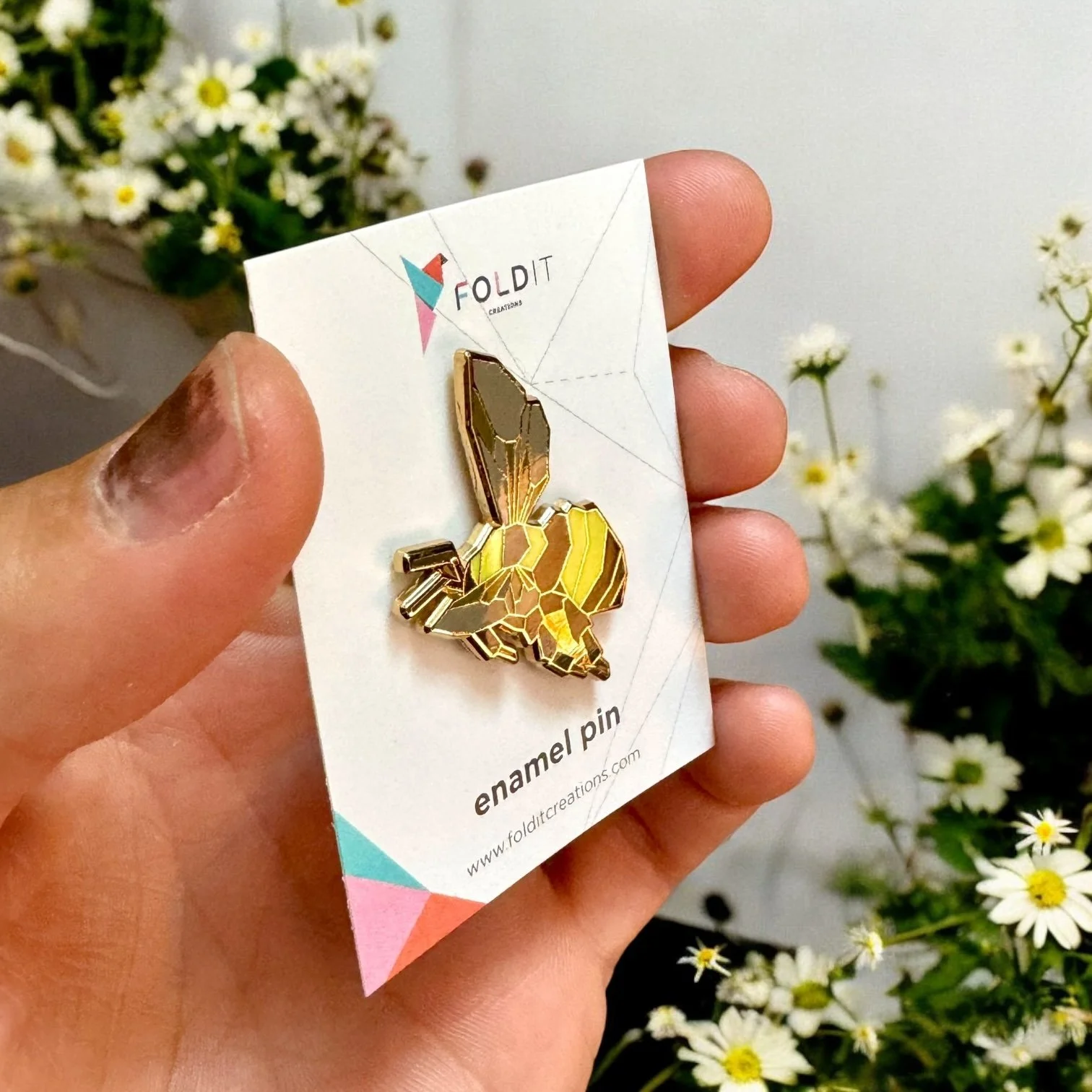 bumble bee enamel pin