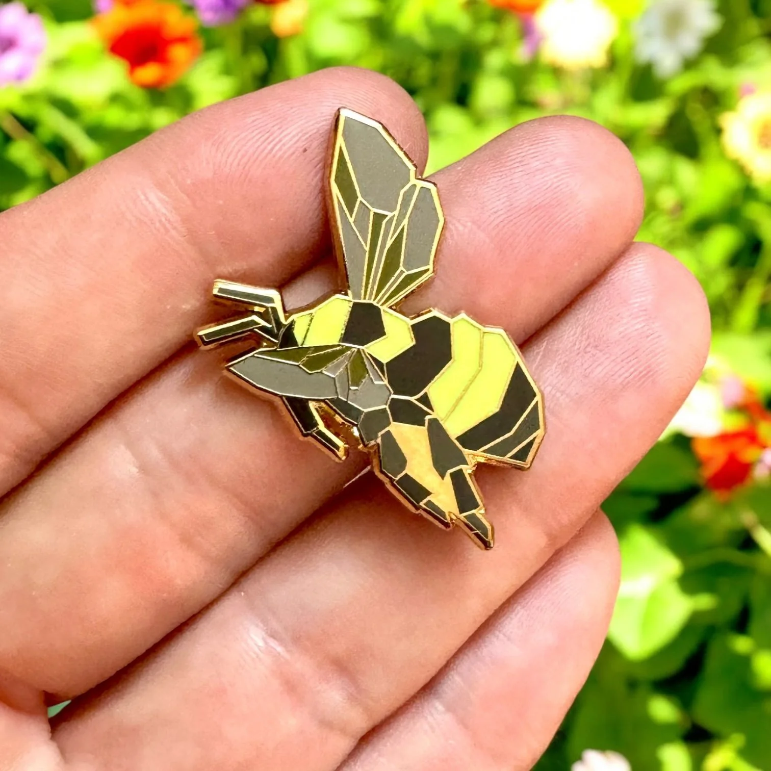 bumble bee enamel pin