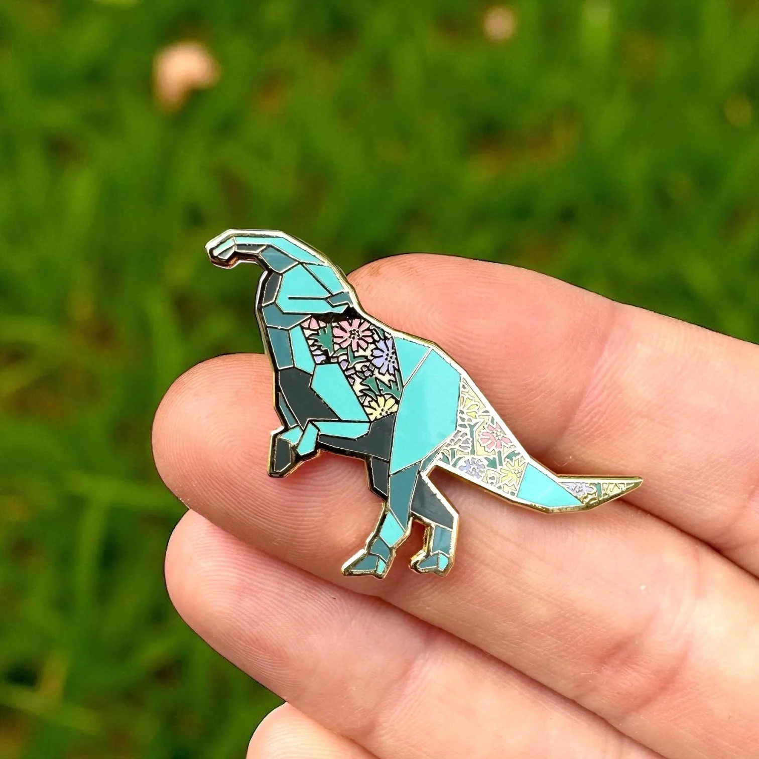 Parasaurolophus-Dinosaur-Hard-Enamel-Pin-4.jpeg