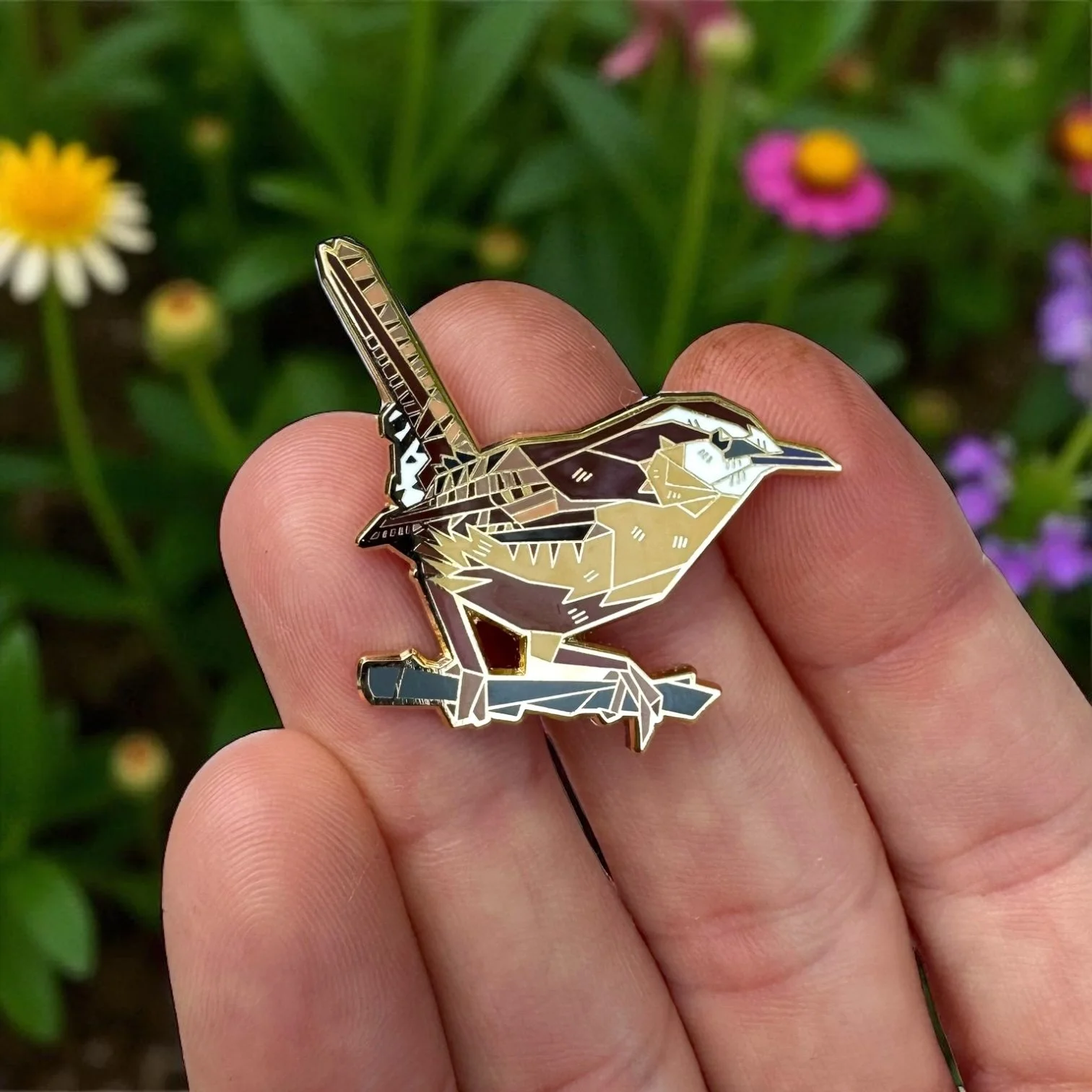 Carolina-Wren-Bird-Hard-Enamel-Pin-5.jpeg