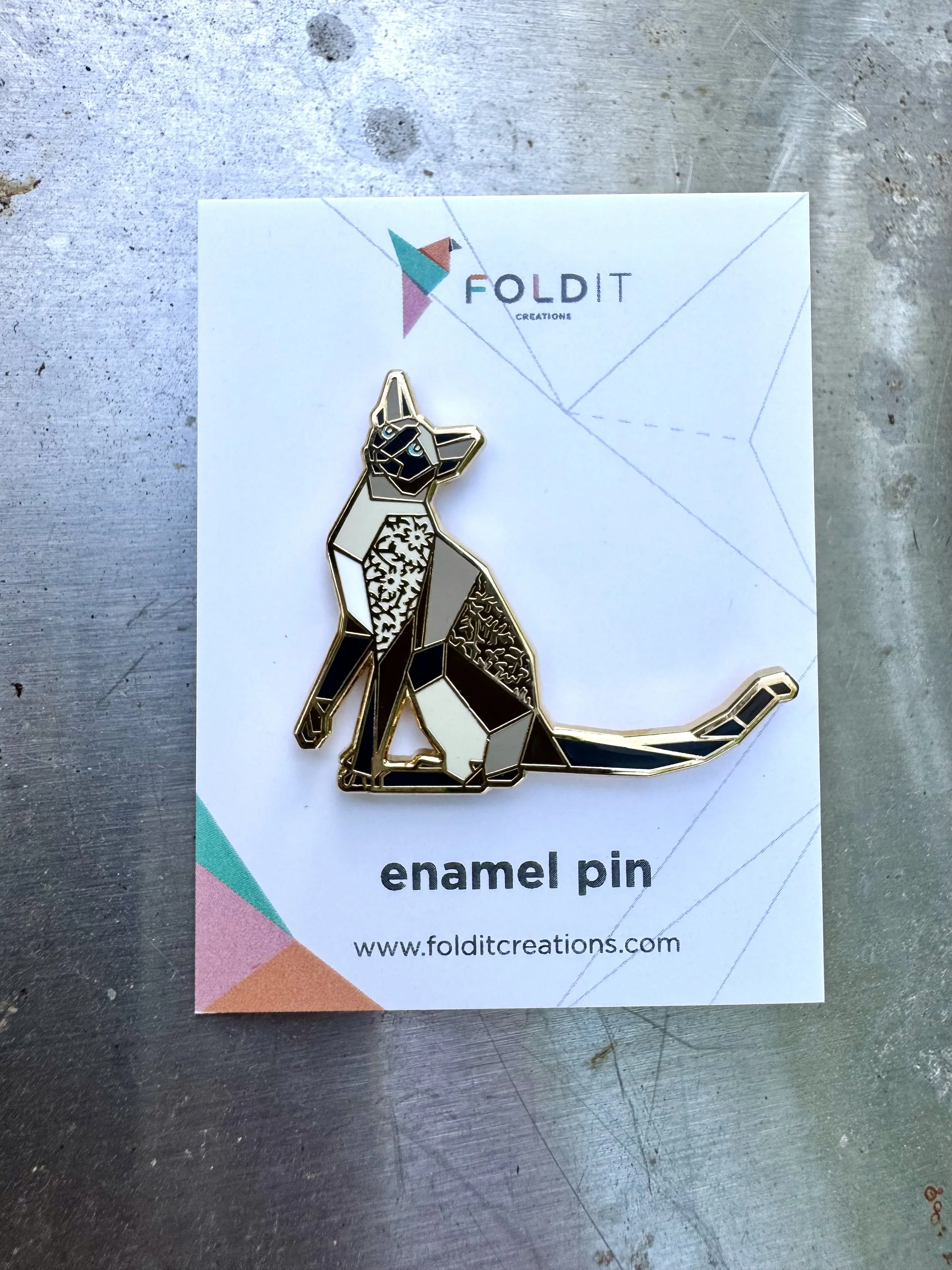 Siamese-Cat-hard-enaeml-pin.jpeg