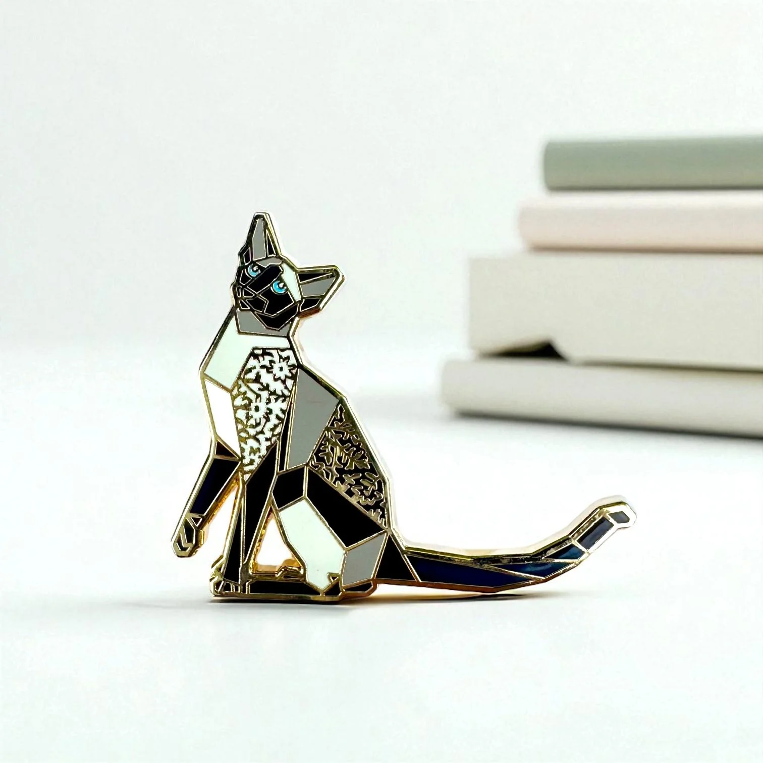 Siamese-Cat-hard-enaeml-pin-2.jpeg