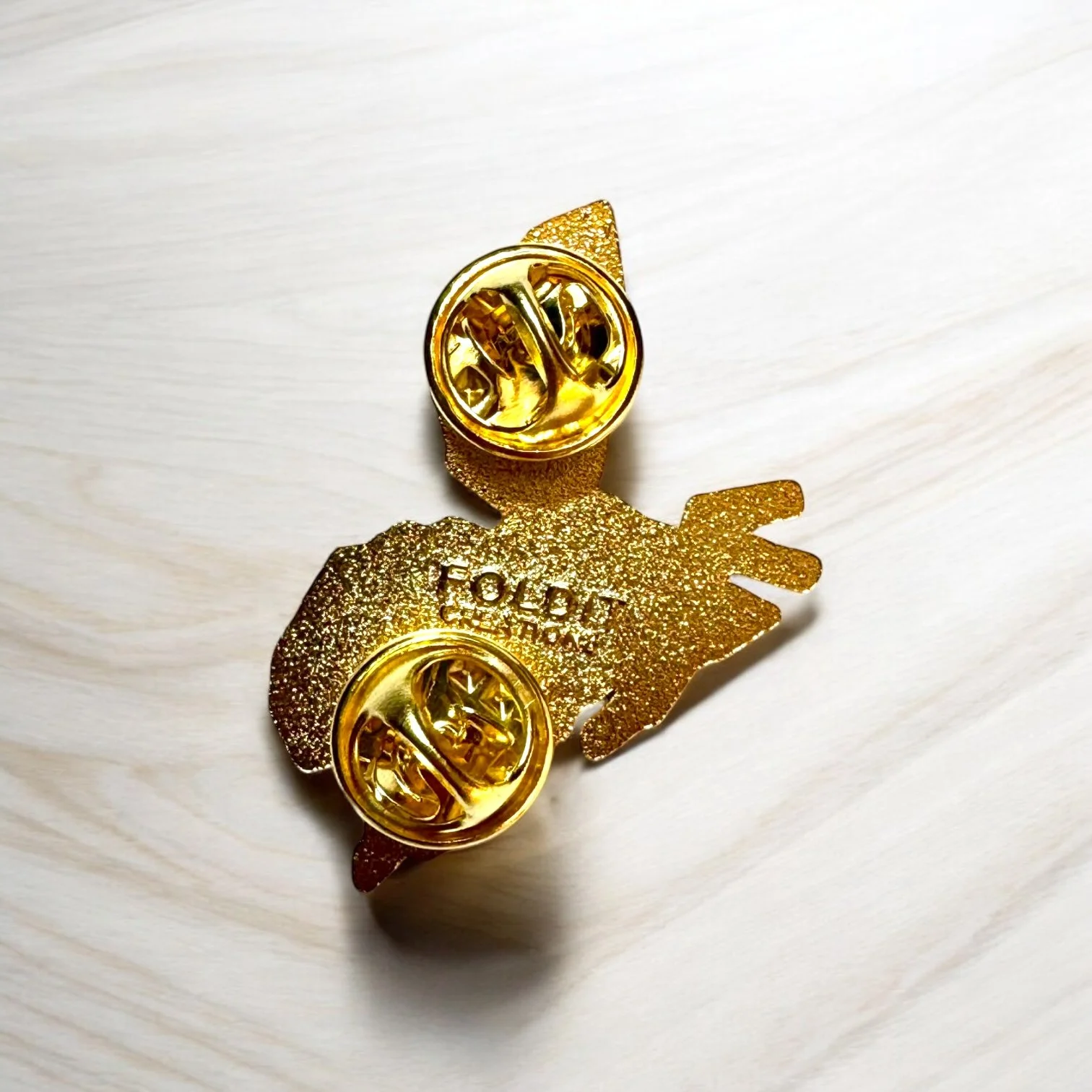 bumble bee enamel pin