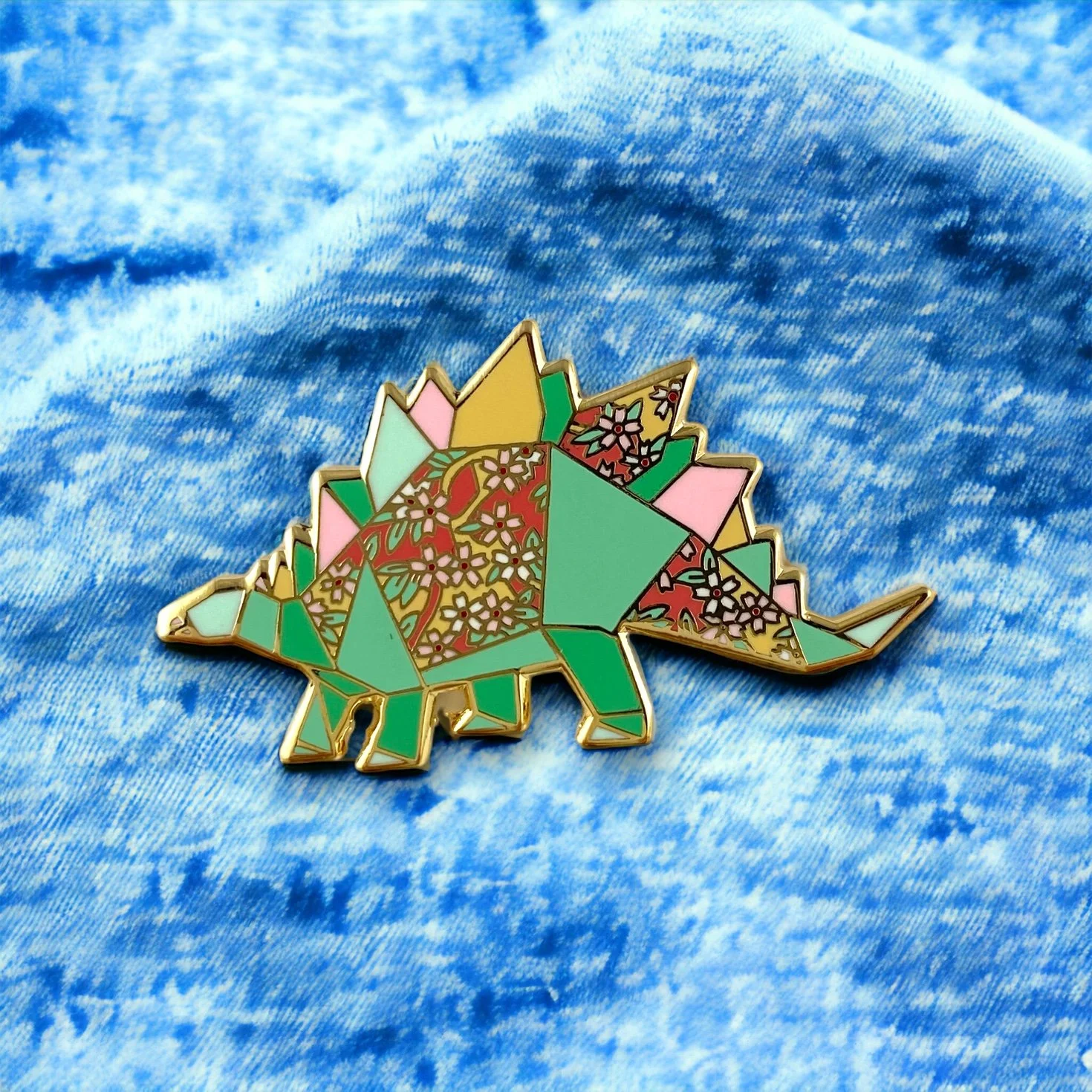 Stegosaurus enamel pin