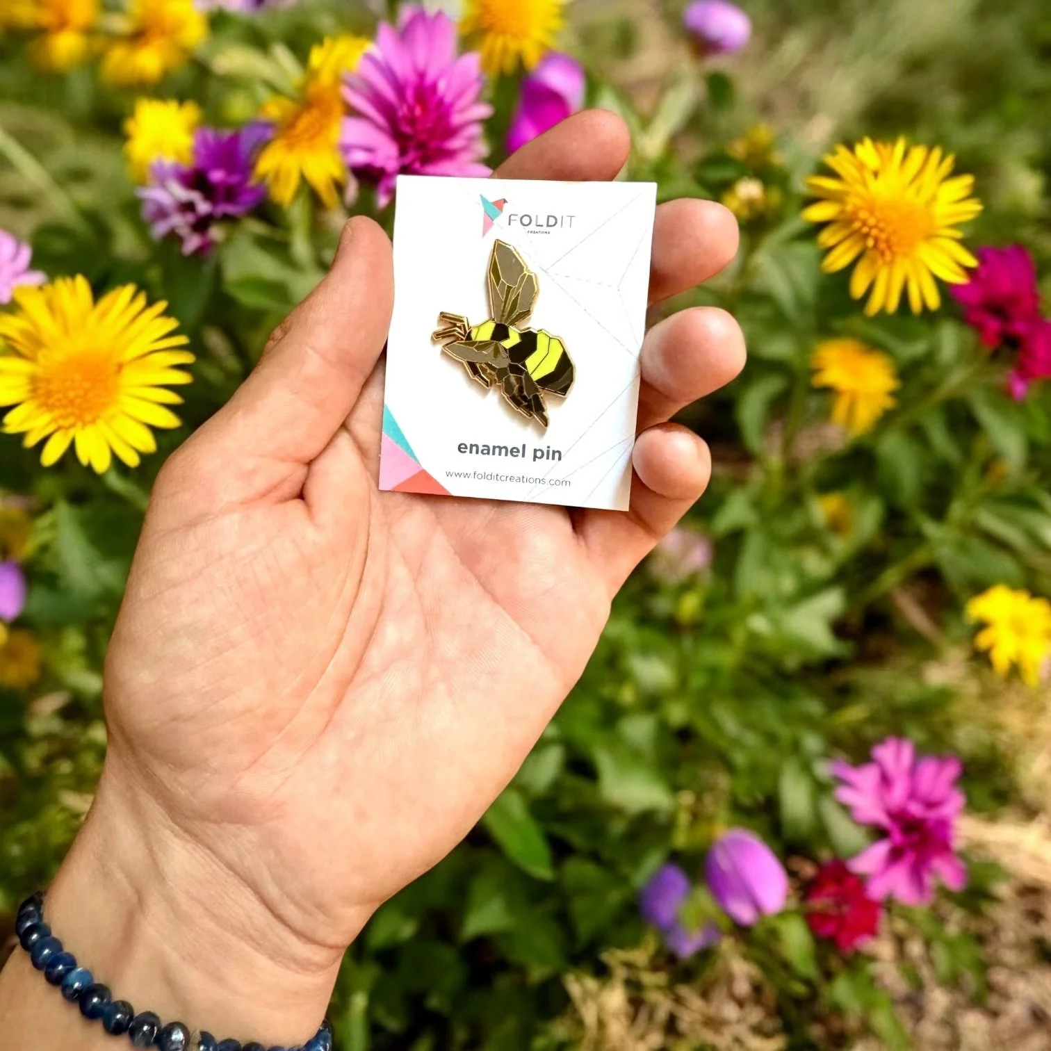 bumble bee enamel pin