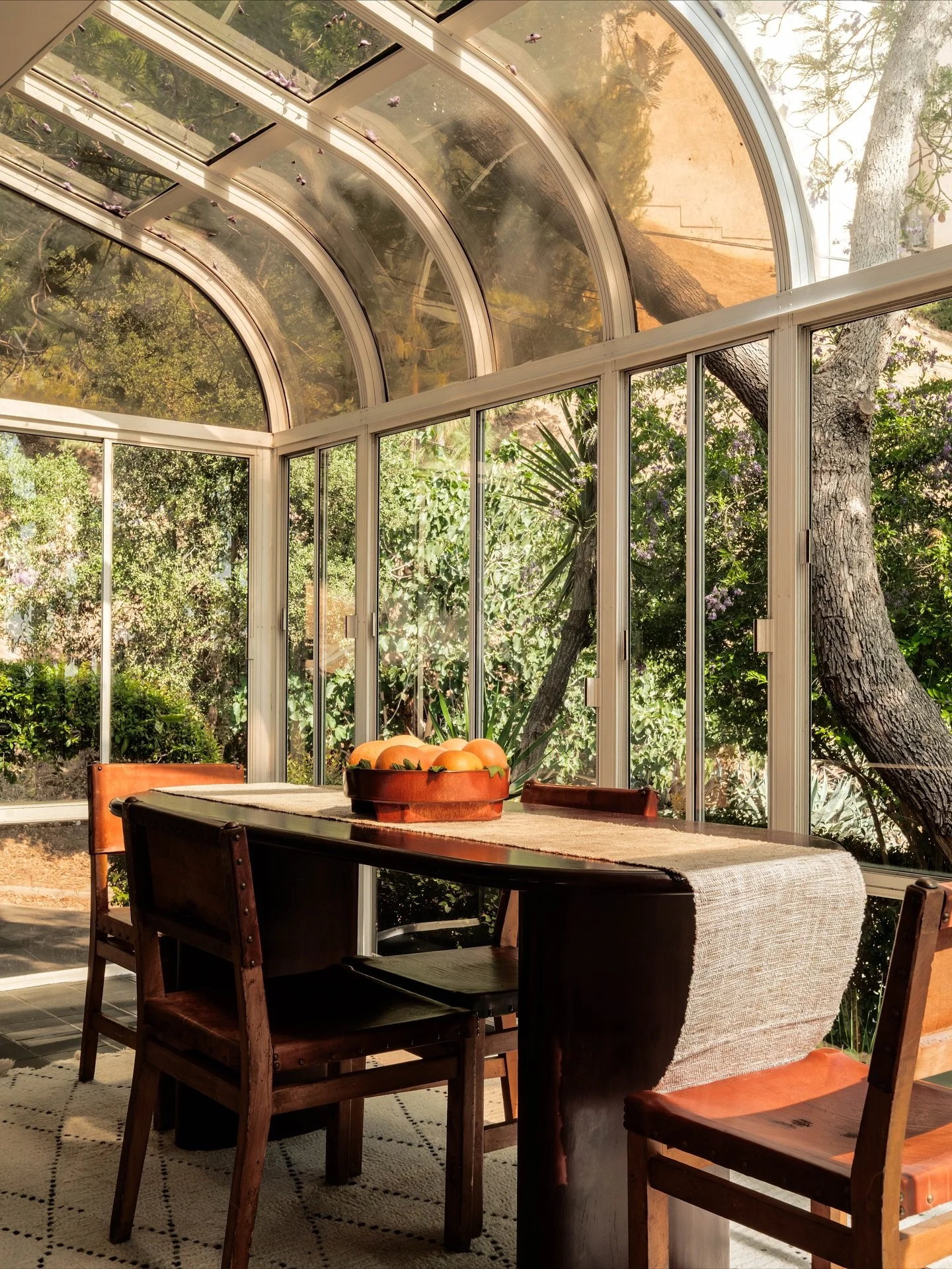 SOLD IN HIGHLAND PARK 🪴✨

The Spanish (castle) on Nolden sold last month and those sweeping views truly are missed! 
In a challenging market, @charriley_ @candiesland and I joined forces to perfectly prep the home and present it. The home had been o